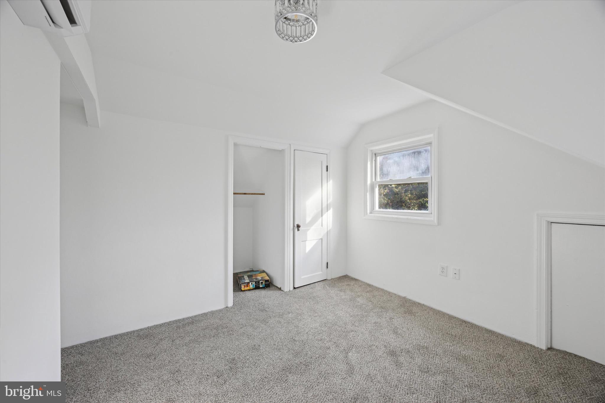 HIDDEN CREEK - Residential