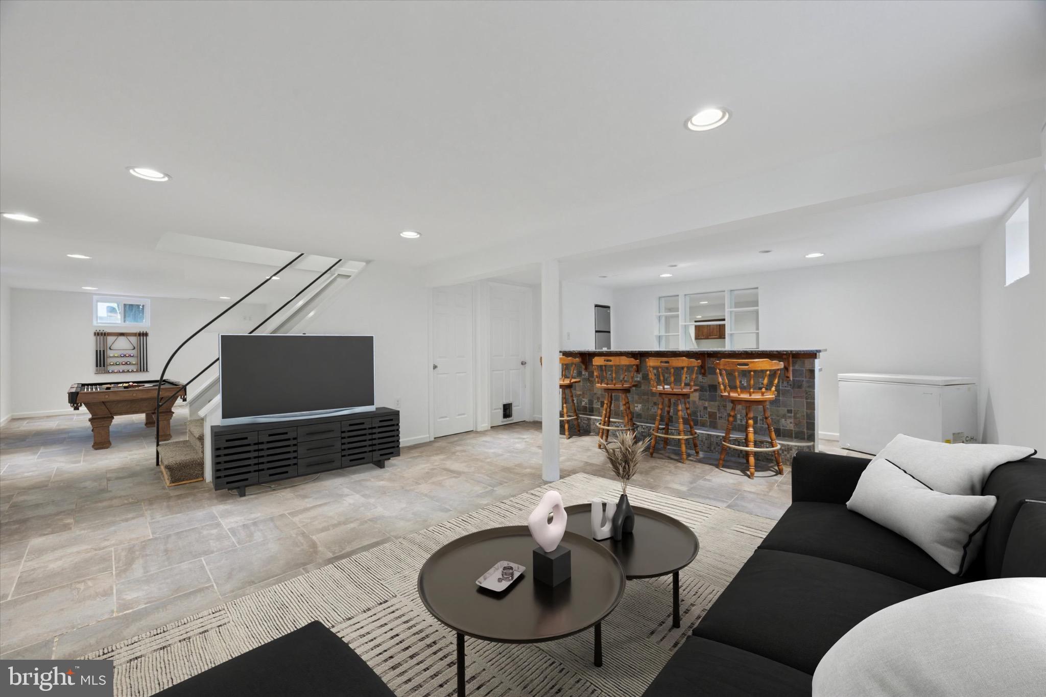 HIDDEN CREEK - Residential