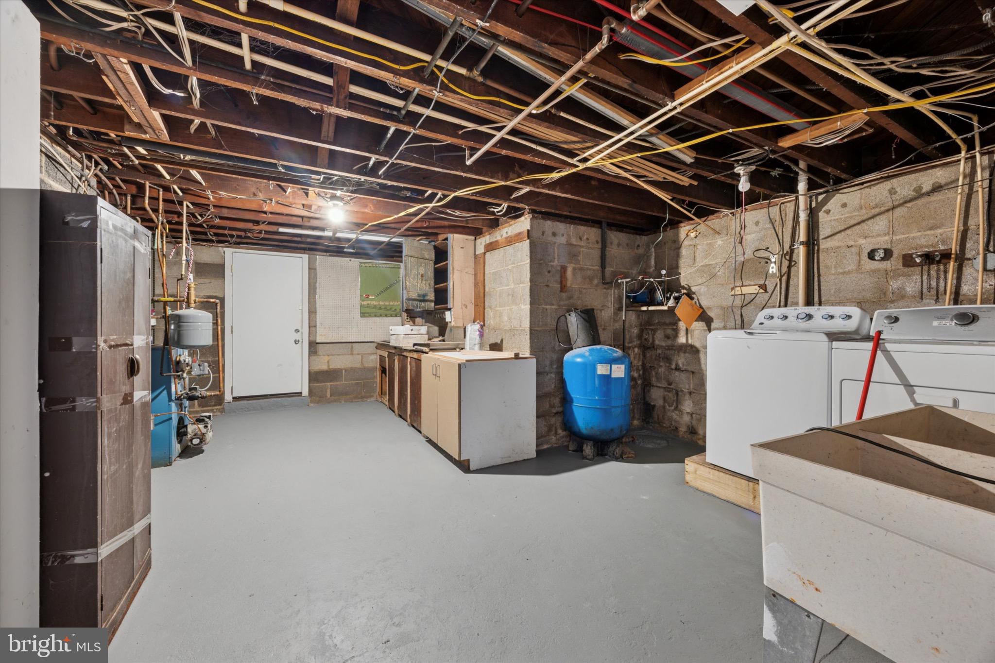 HIDDEN CREEK - Residential