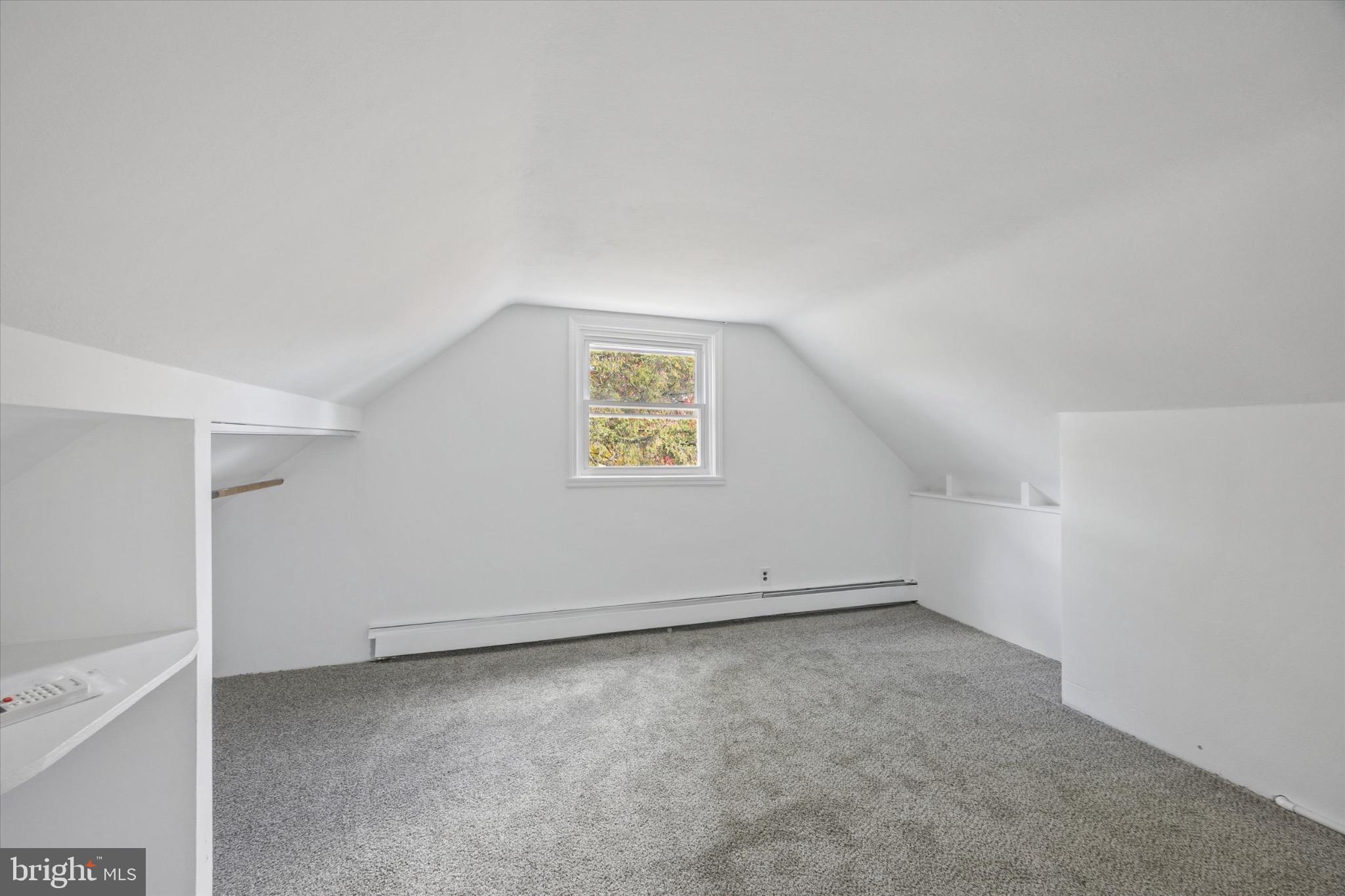 HIDDEN CREEK - Residential