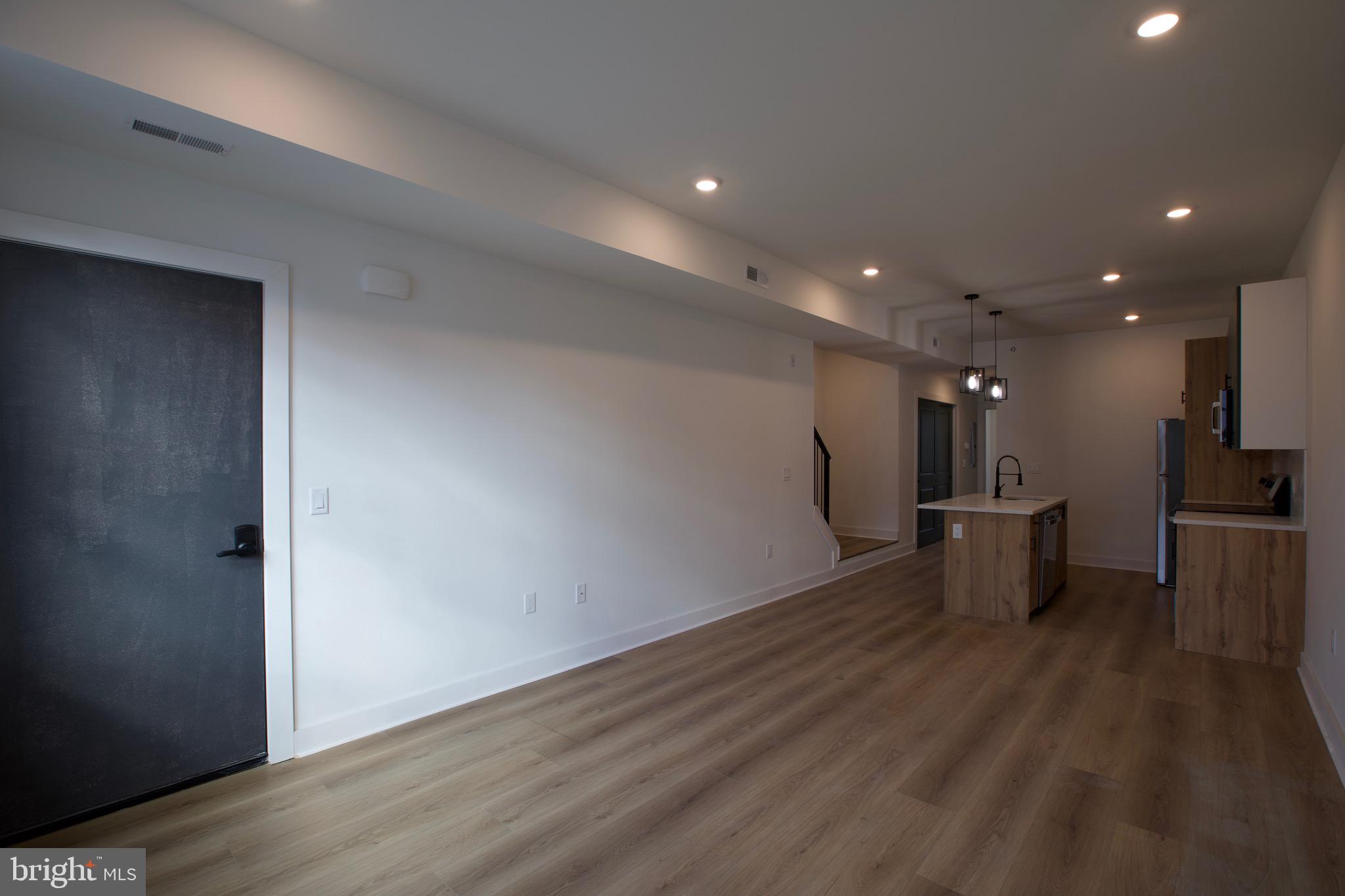 NORRIS SQUARE - Residential Lease