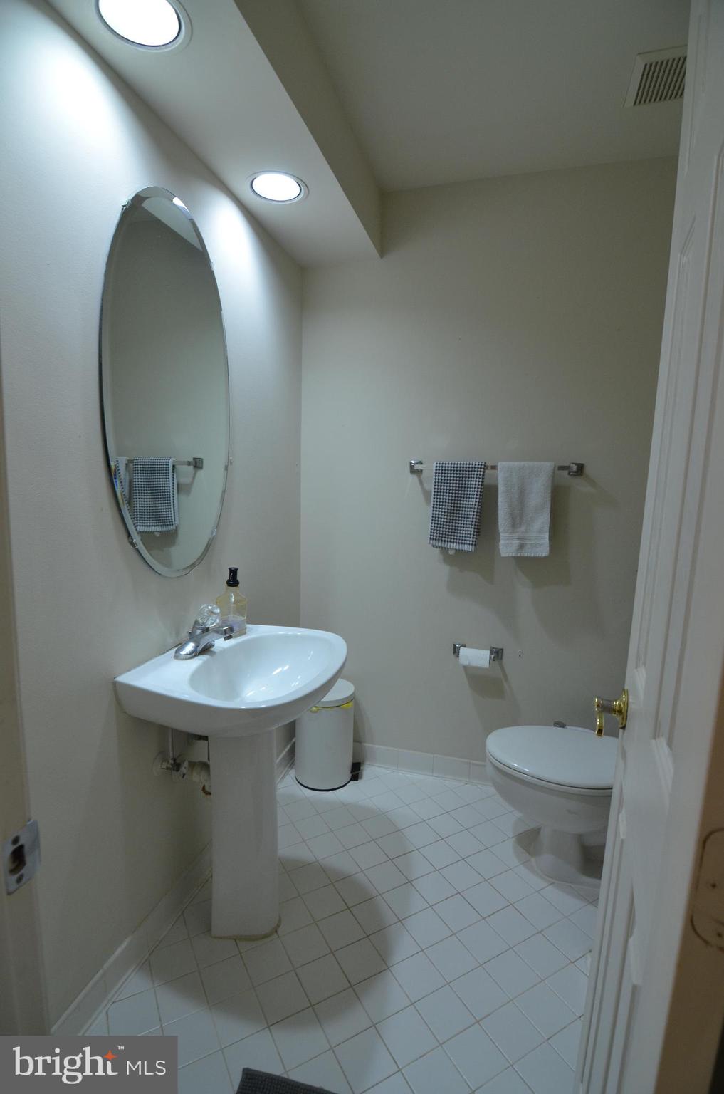 TYSONS TERRACE - Residential Lease