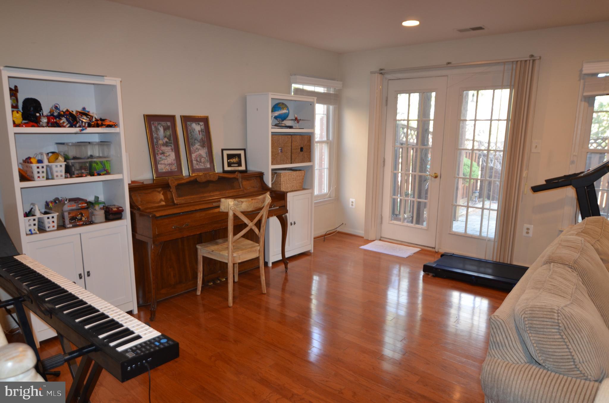 TYSONS TERRACE - Residential Lease