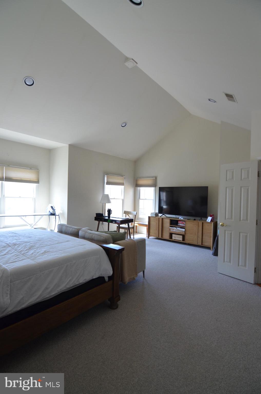 TYSONS TERRACE - Residential Lease