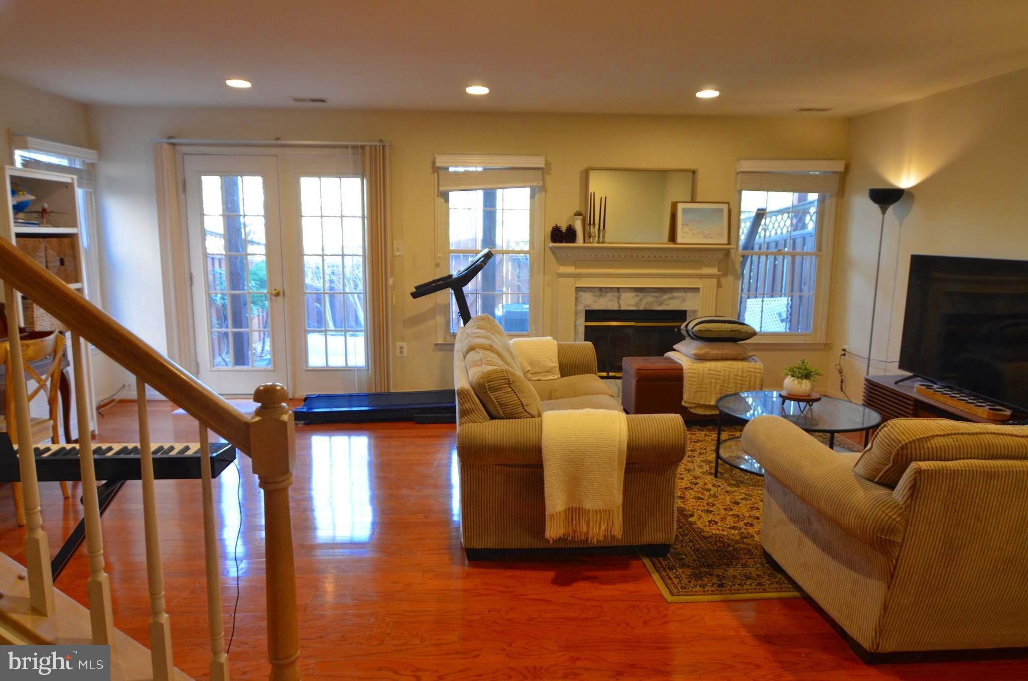 TYSONS TERRACE - Residential Lease