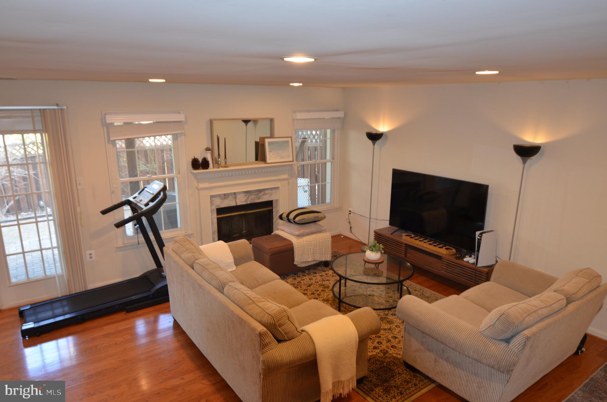 TYSONS TERRACE - Residential Lease