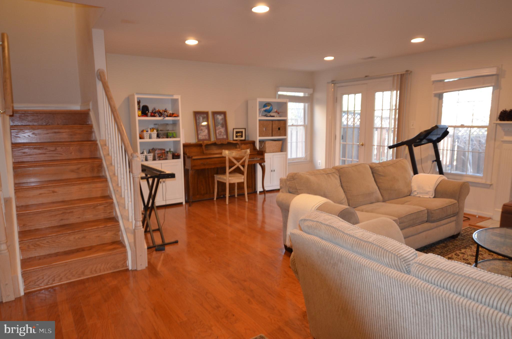 TYSONS TERRACE - Residential Lease