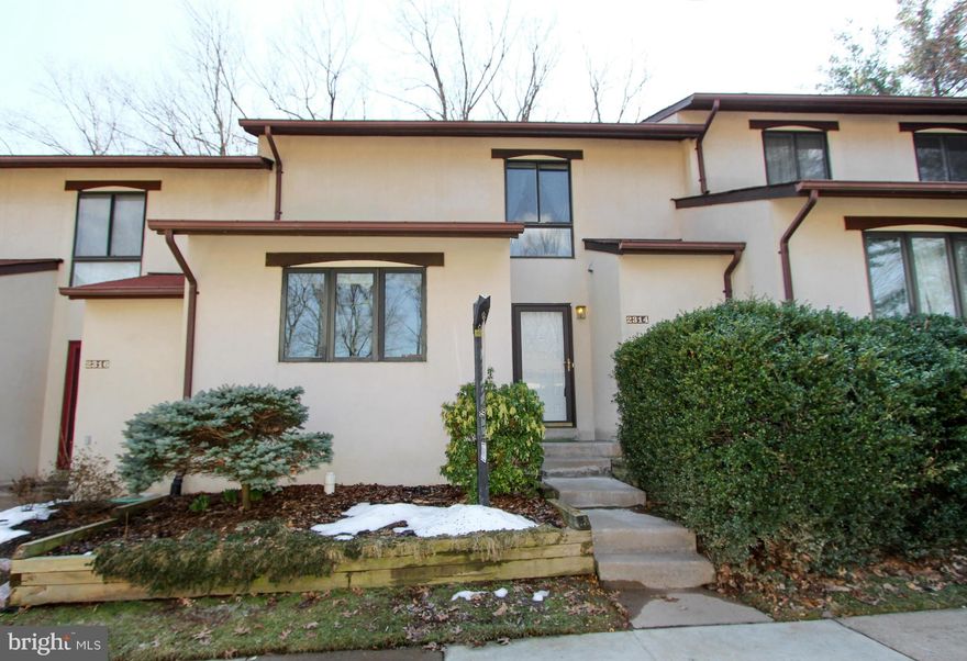 3 BR 2 1/2BA Immaculate TH that backs to trees for privacy w/ fully fenced yd. Main lvl pristine hdwd flrs, eat-in kitch, separate open liv/din combo space w/ wood burn fp & 1/2 BA. Sep lndry rm w/ storage and access to fenced yd w/ storage shed. Upper lvl  3BR 2BA w/ natural light.  Lg MA BR w/ 2 closets (one walk-in), skylight, & Jacuzzi tub. Close Town Center, Stores, parks, etc. A Must See!