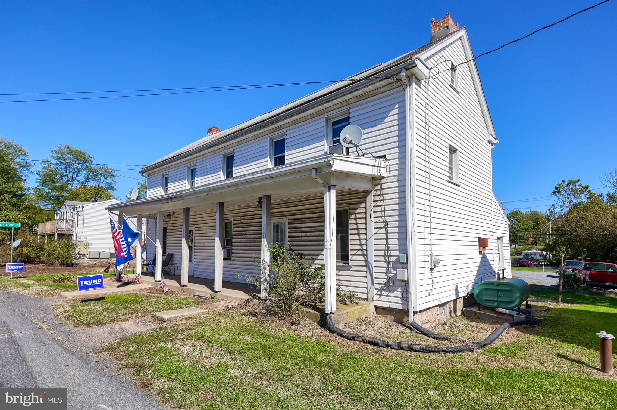 Main image without alt text