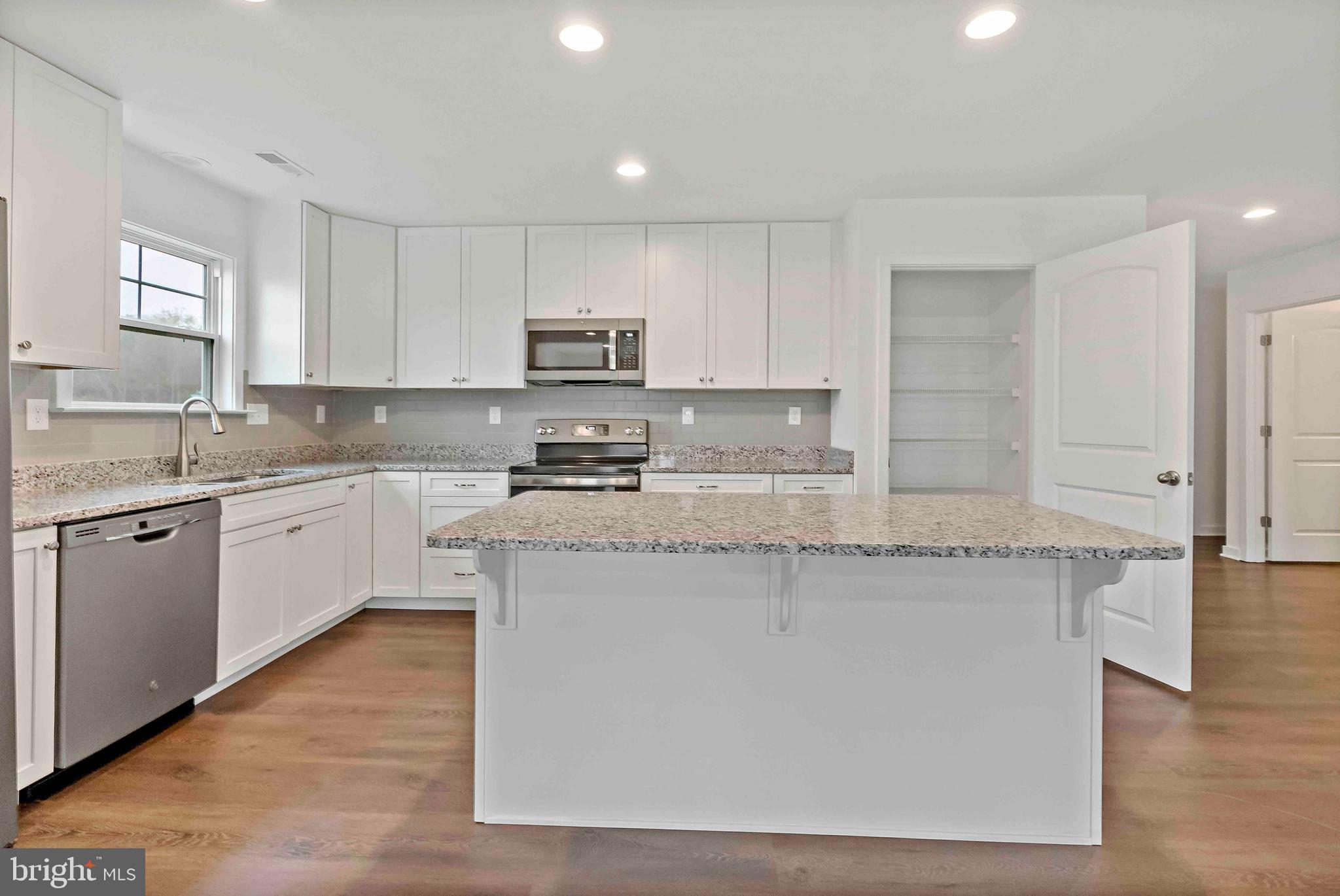 CARDINAL POINTE - Residential