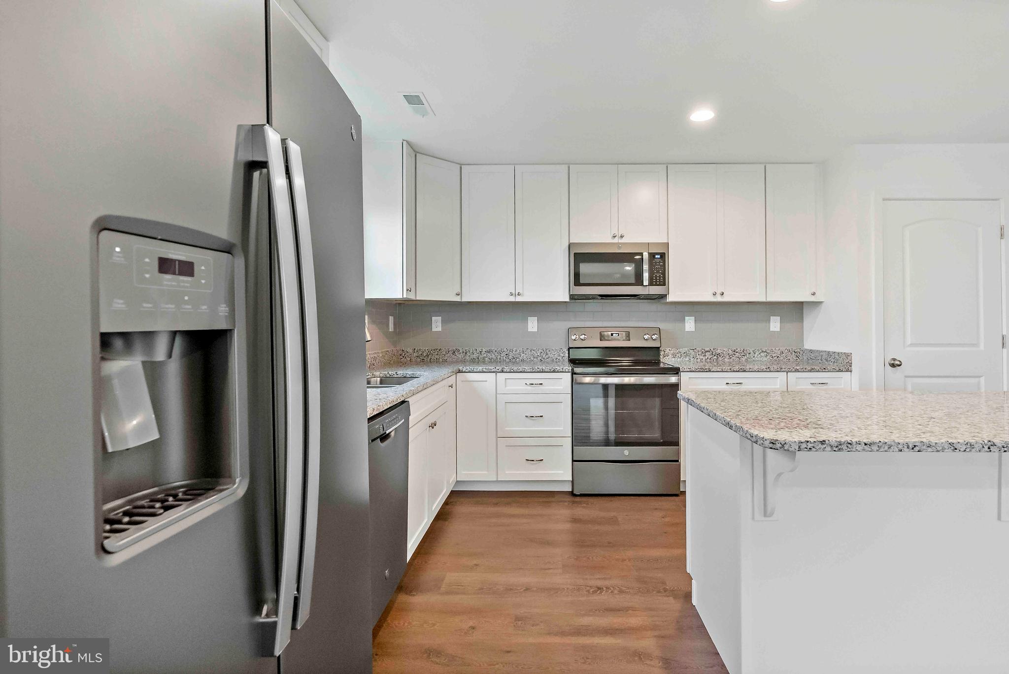 CARDINAL POINTE - Residential