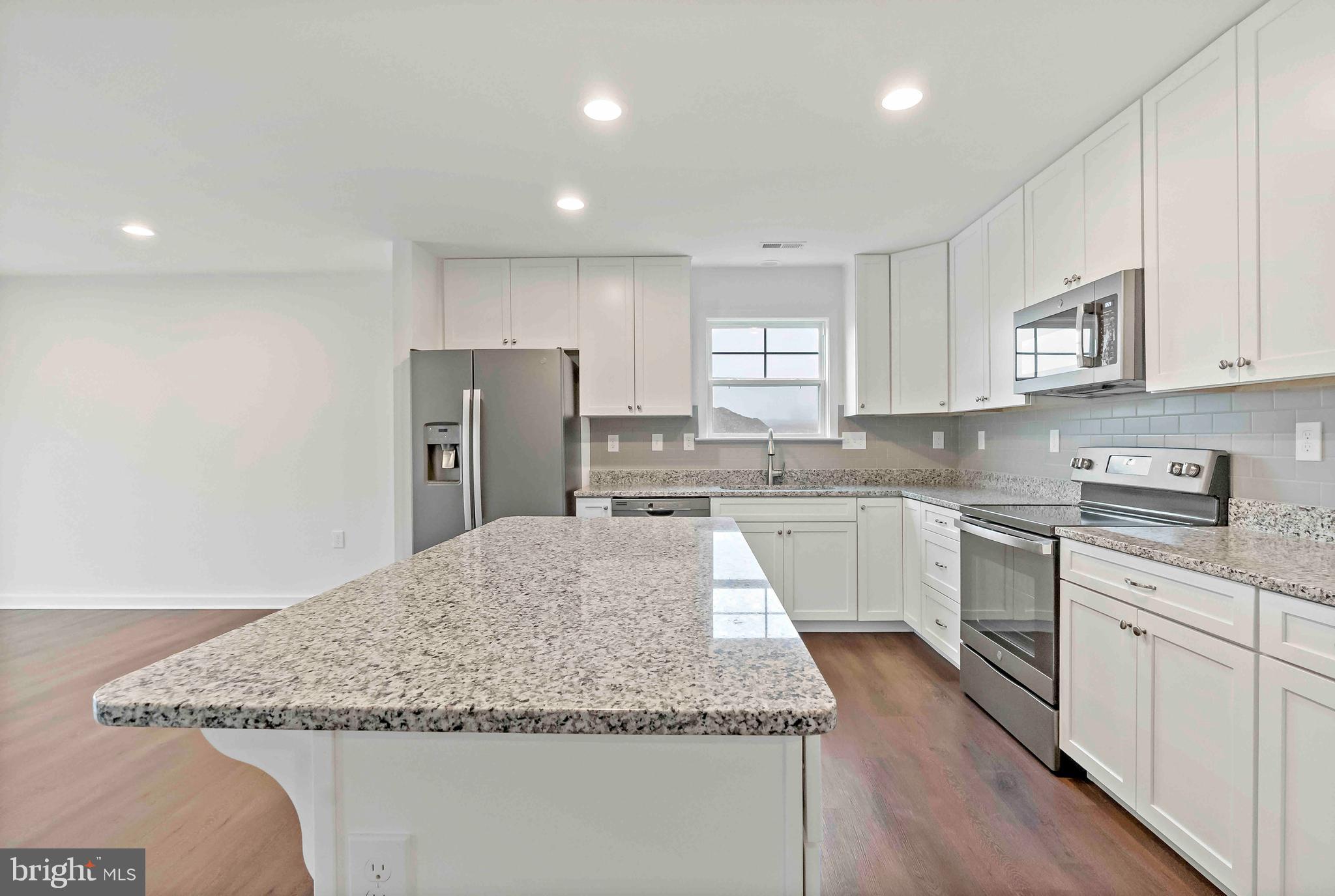 CARDINAL POINTE - Residential