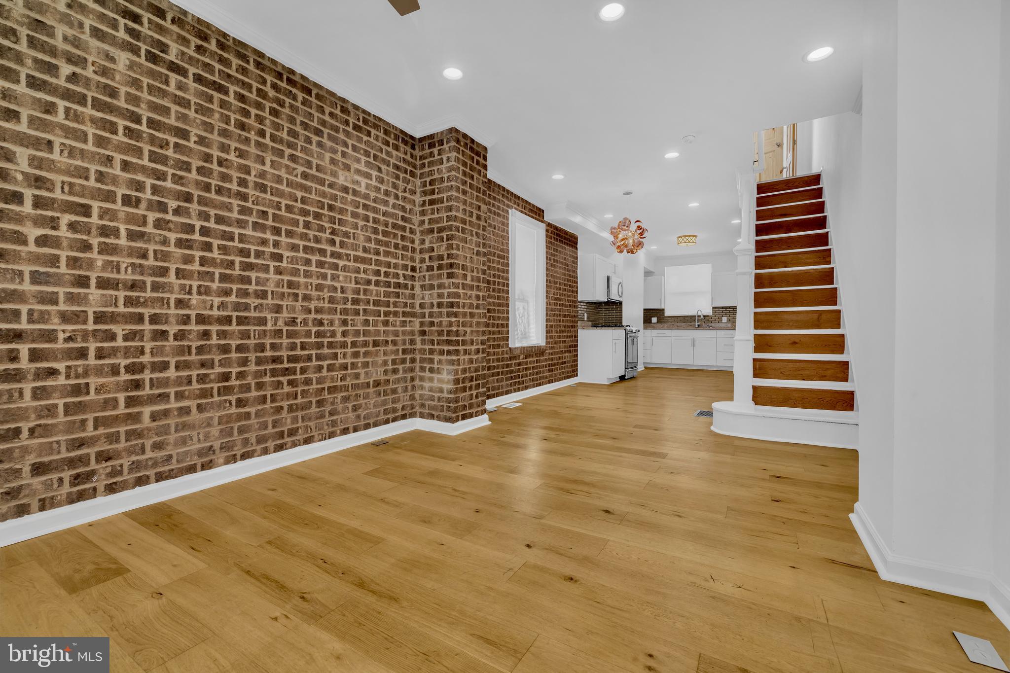 ELWOOD PARK - Residential