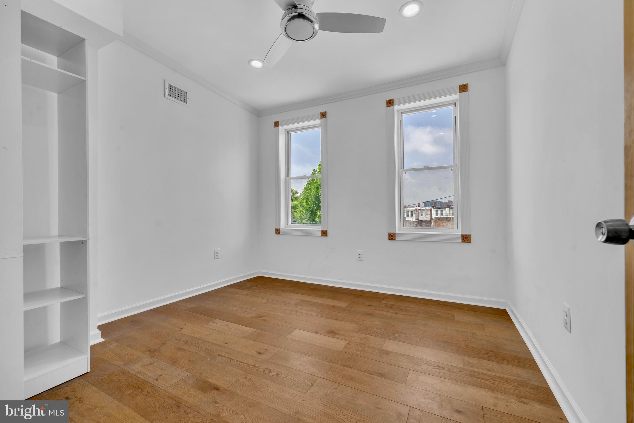 ELWOOD PARK - Residential