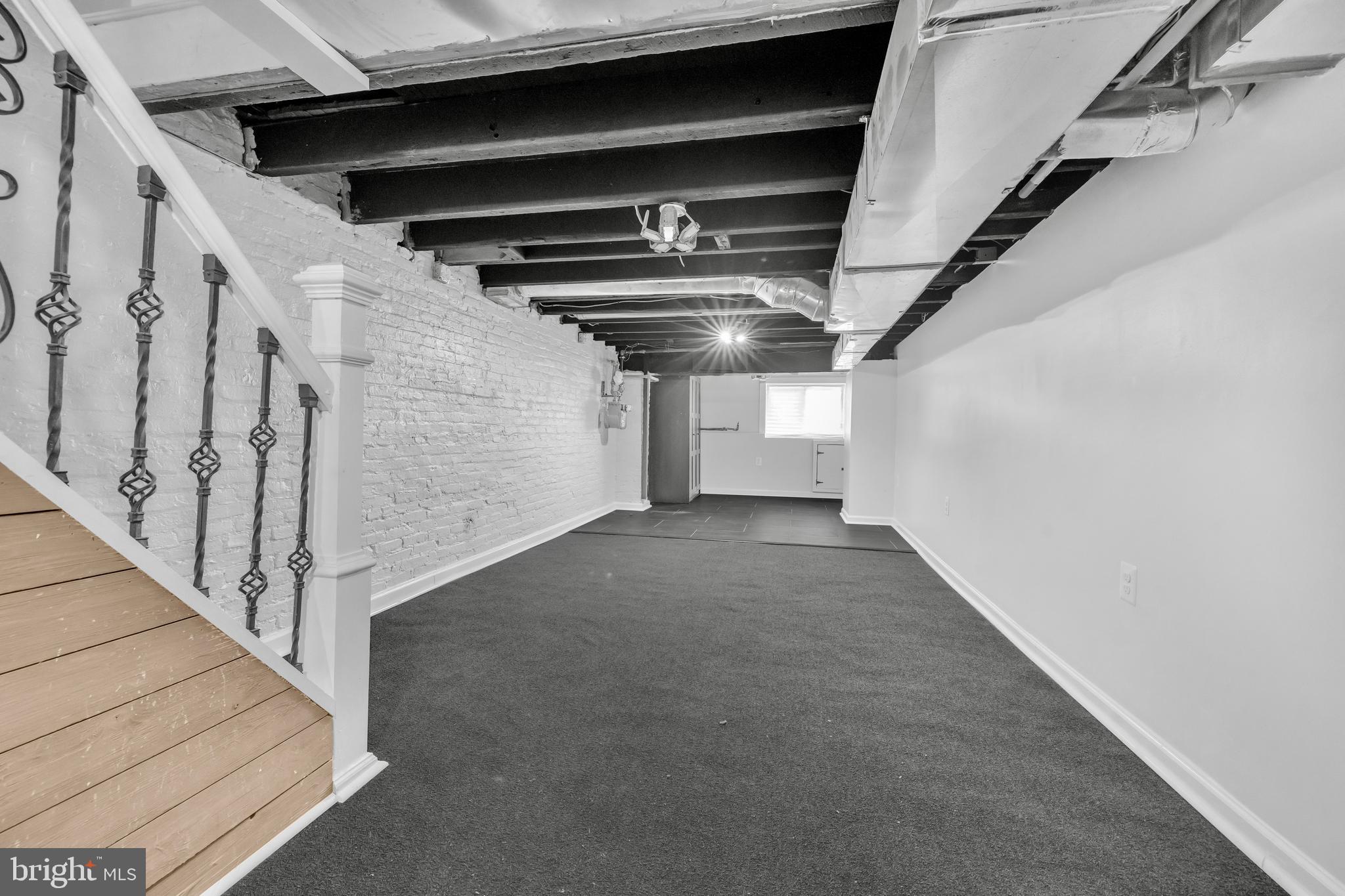 ELWOOD PARK - Residential