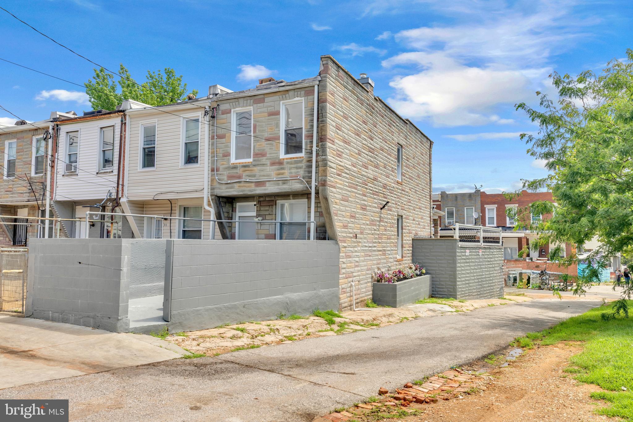 ELWOOD PARK - Residential