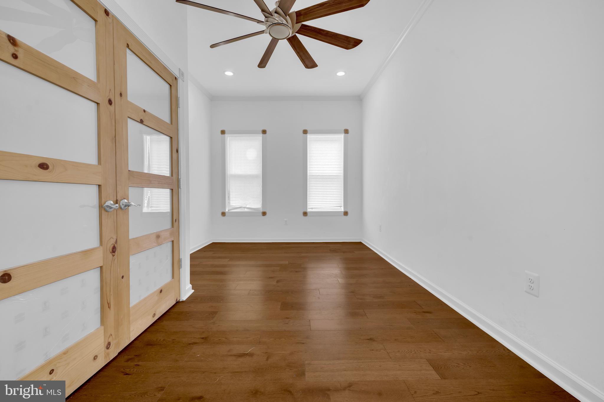 ELWOOD PARK - Residential