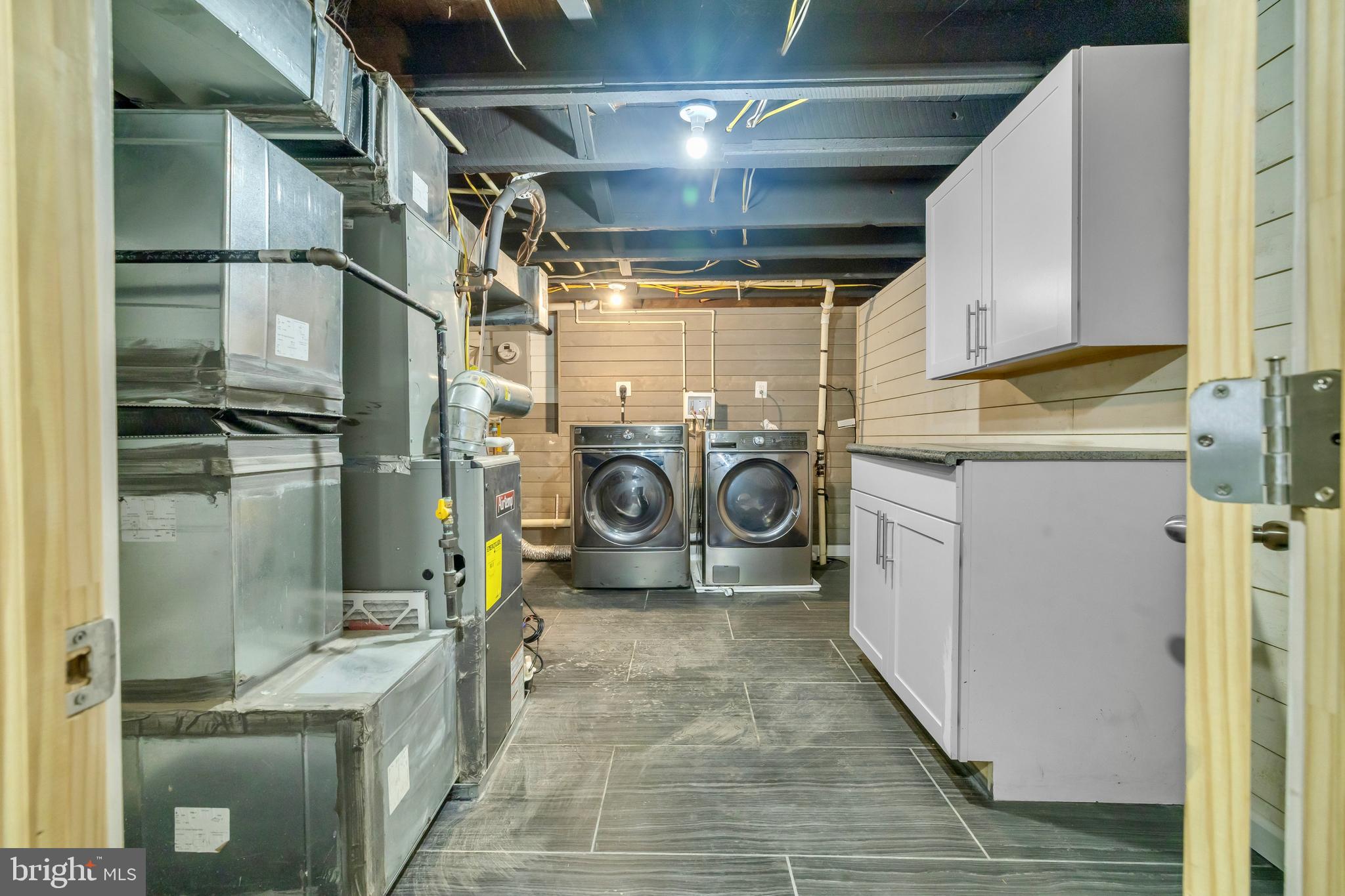 ELWOOD PARK - Residential