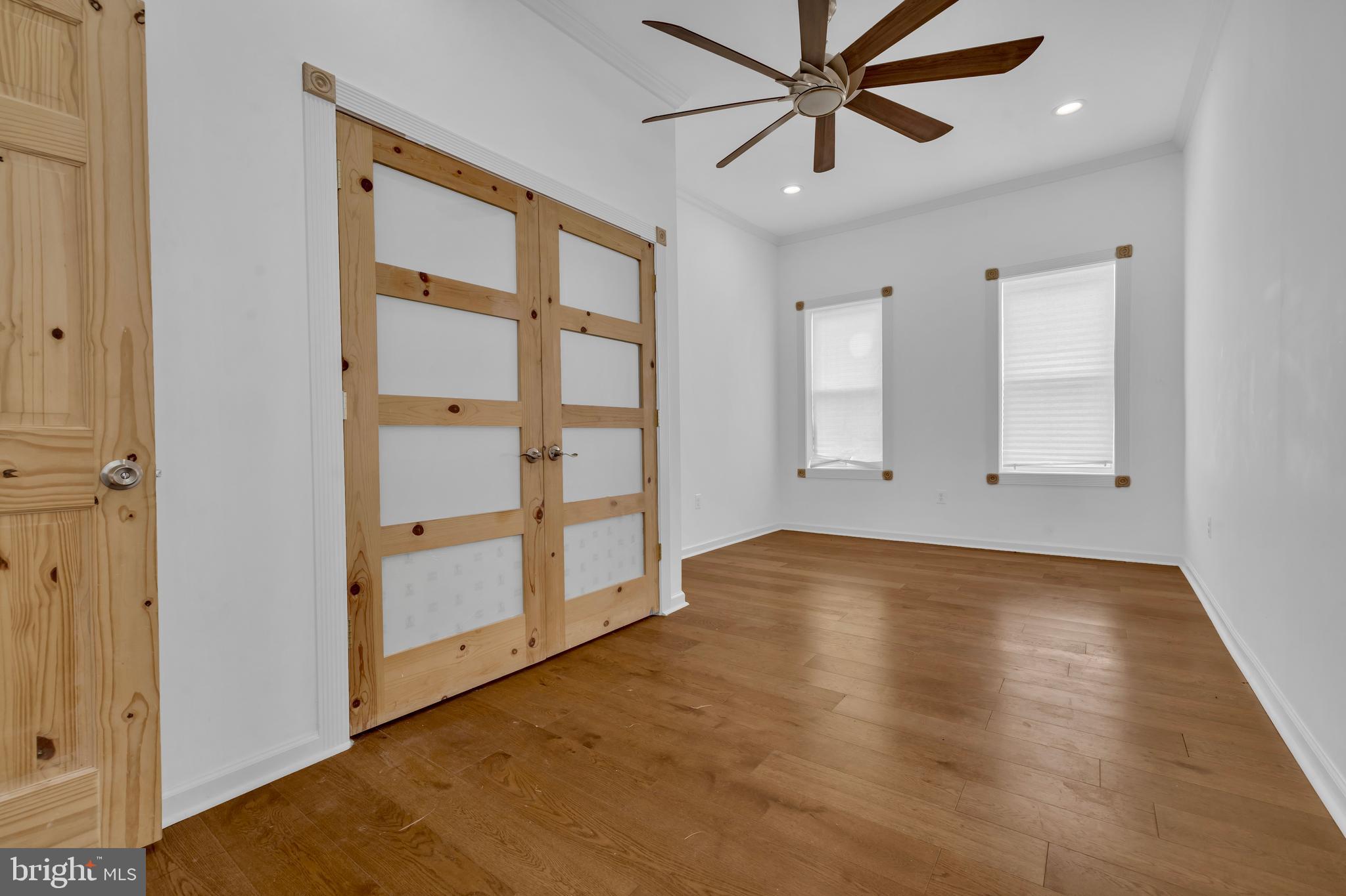 ELWOOD PARK - Residential