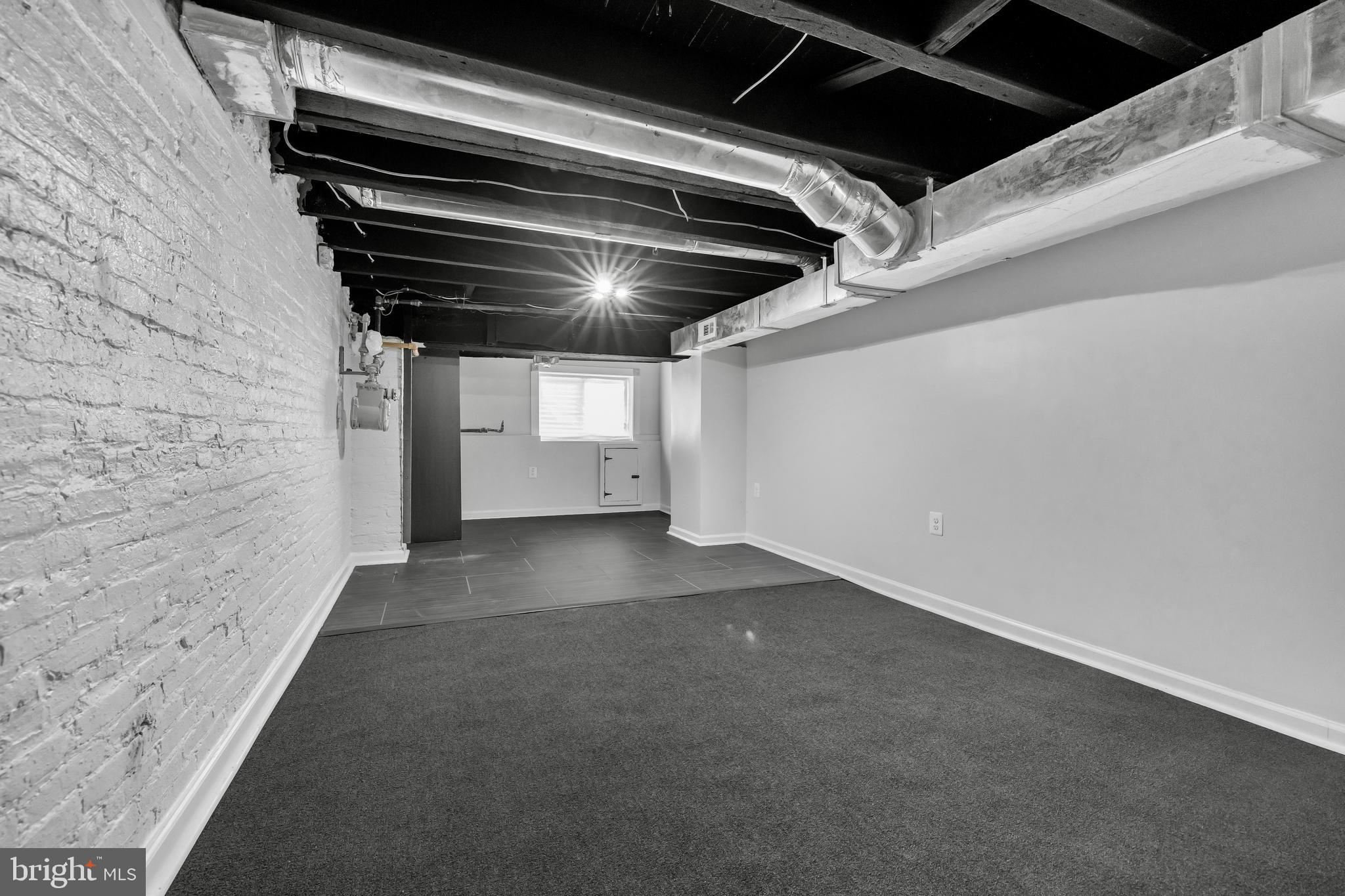 ELWOOD PARK - Residential