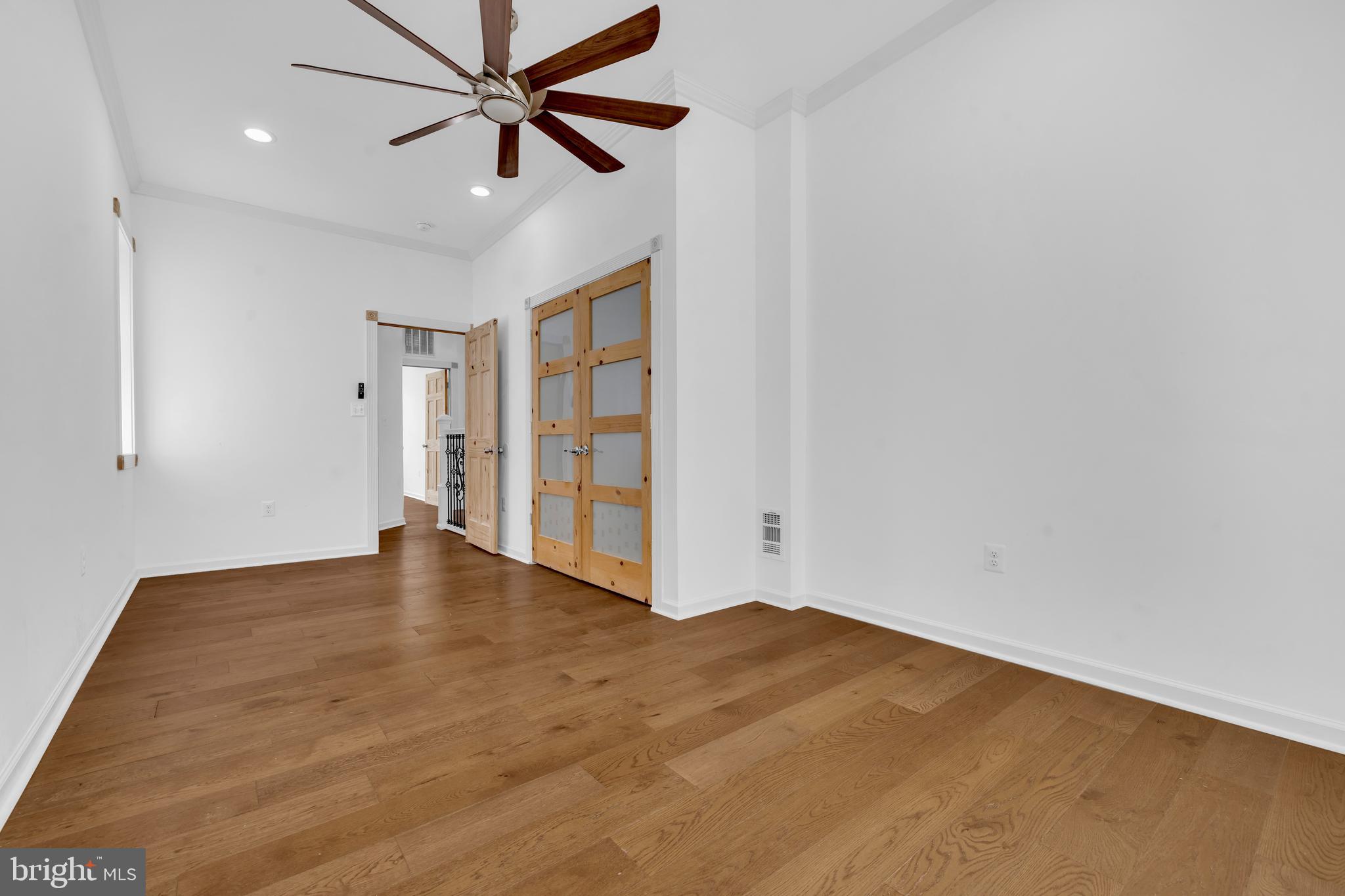 ELWOOD PARK - Residential