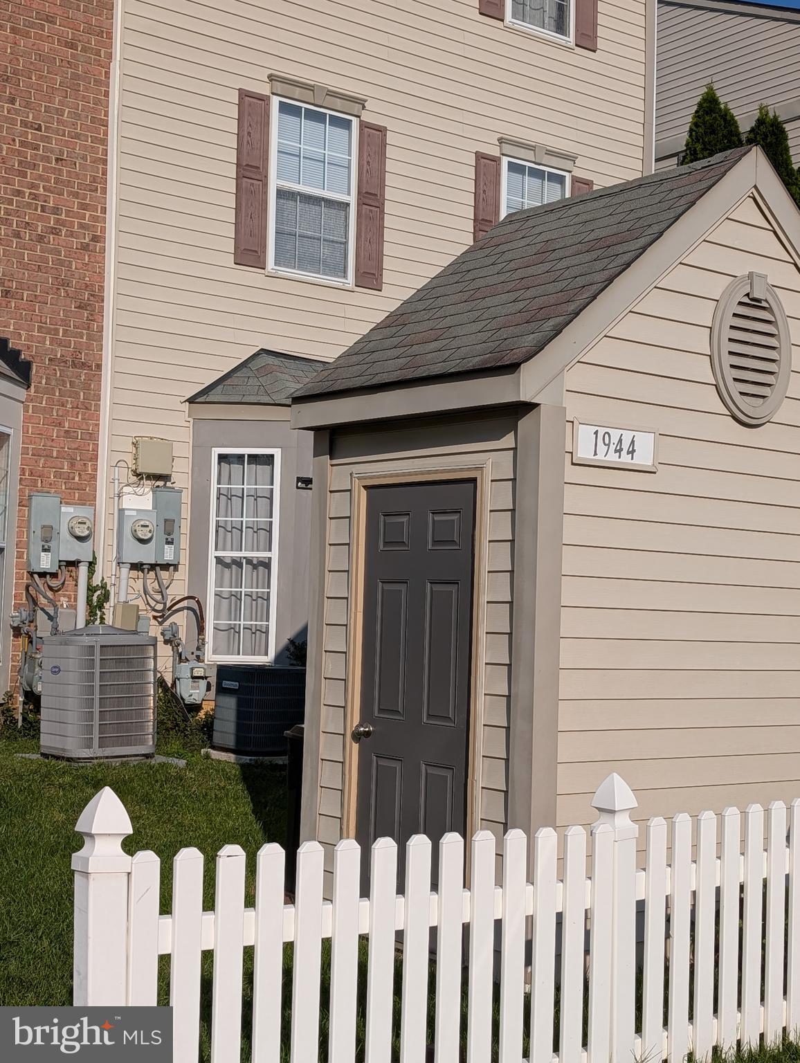 SEVEN OAKS - Residential Lease