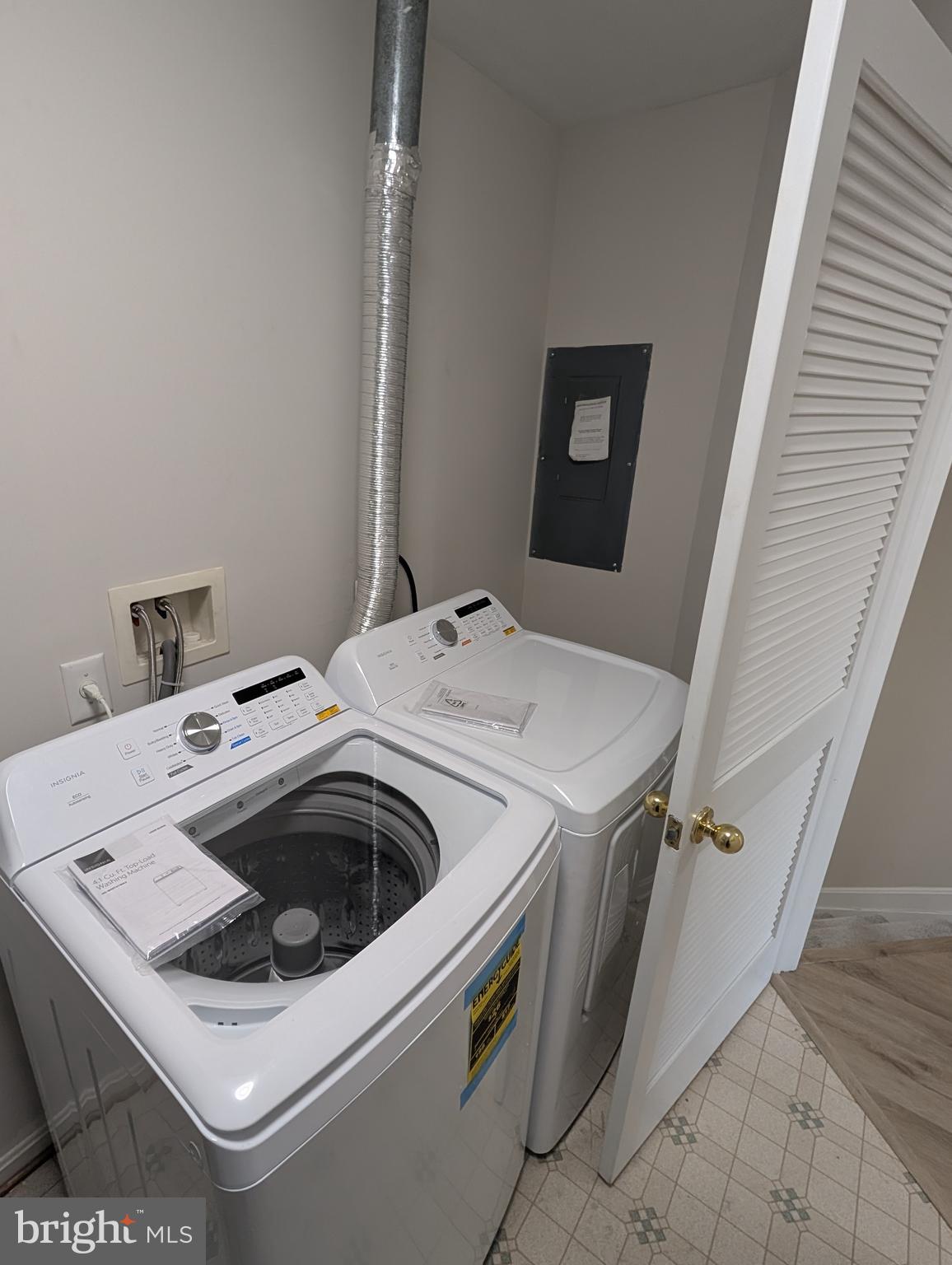 SEVEN OAKS - Residential Lease