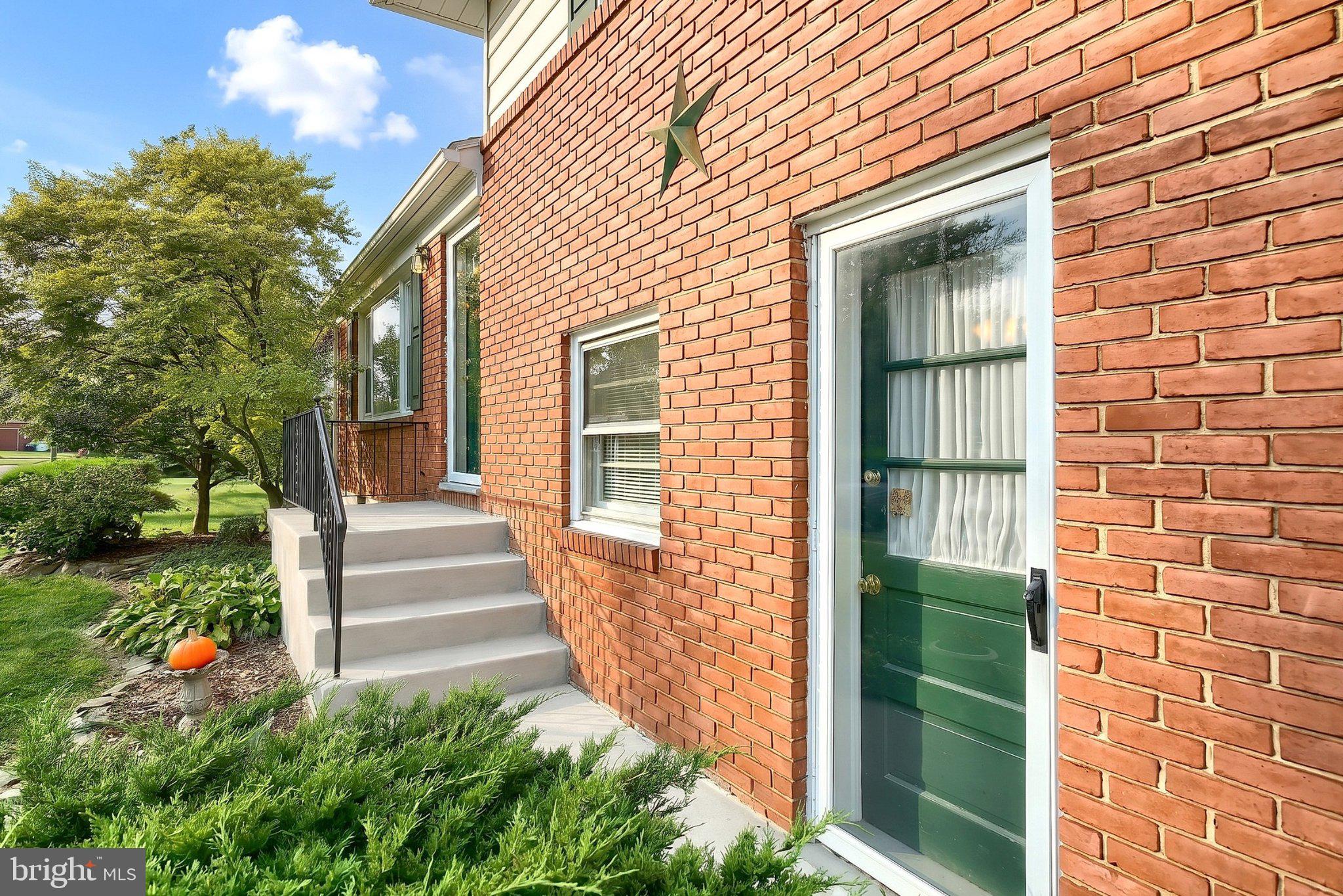 2022 NORTH DRIVE