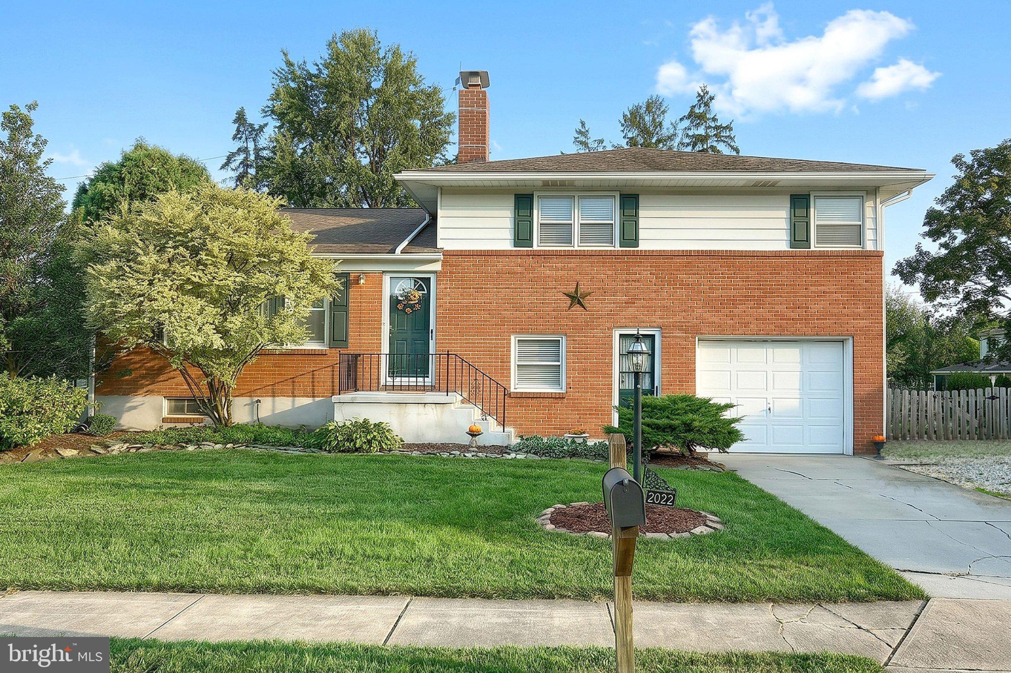 2022 NORTH DRIVE