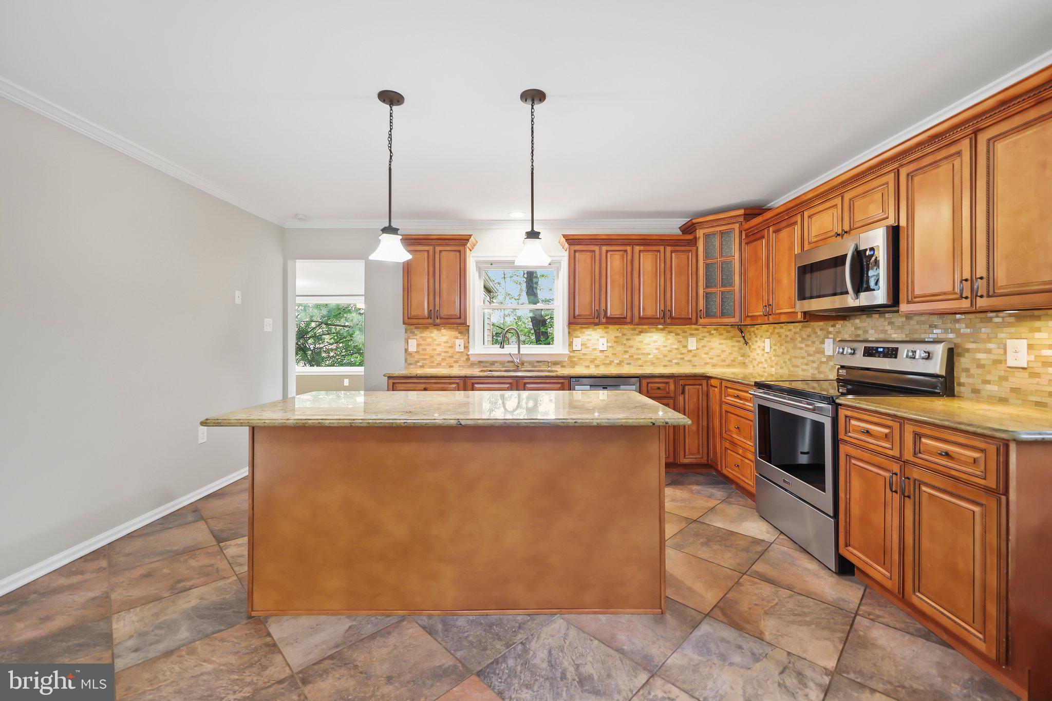 2115 PENNINGTON