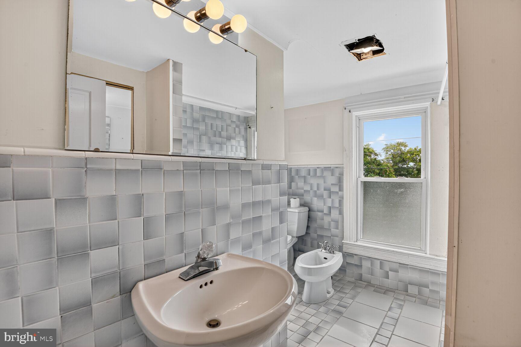 CLAIBORNE - Residential