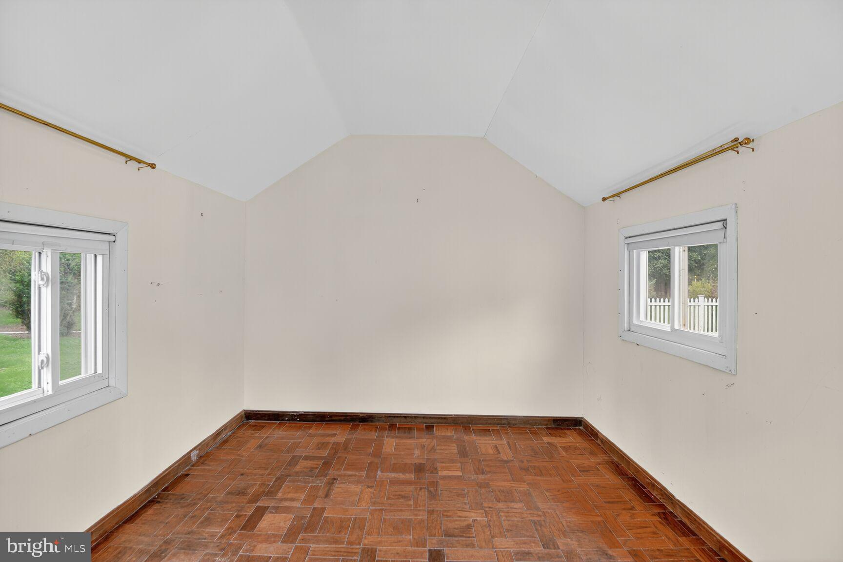 CLAIBORNE - Residential