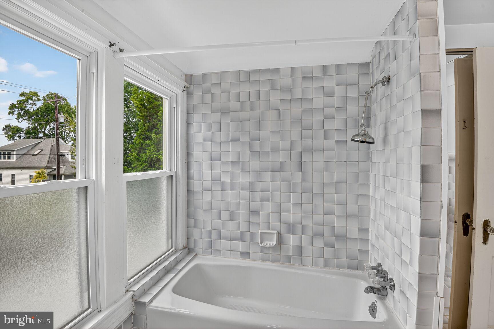 CLAIBORNE - Residential