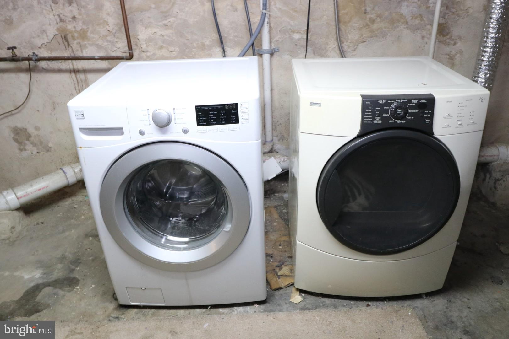 UNIVERSITY CITY - Residential Lease