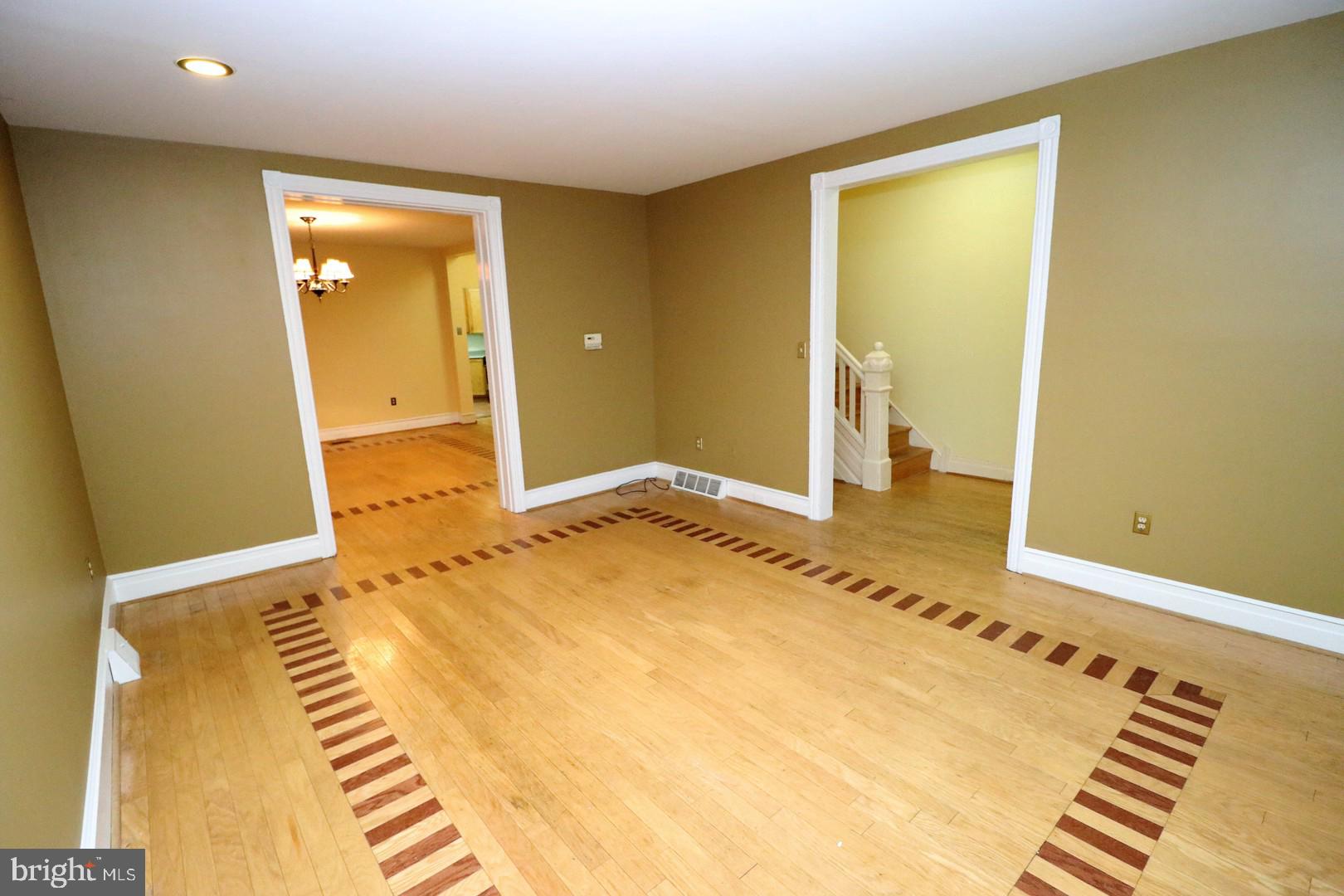 UNIVERSITY CITY - Residential Lease