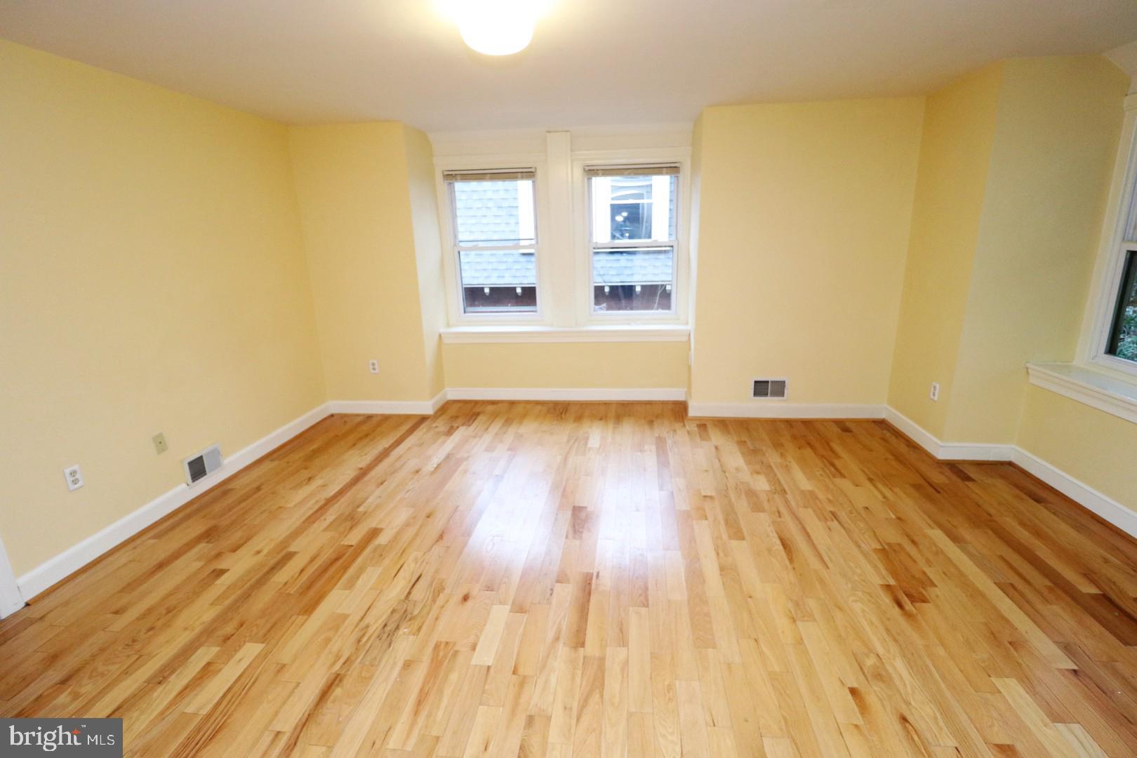 UNIVERSITY CITY - Residential Lease