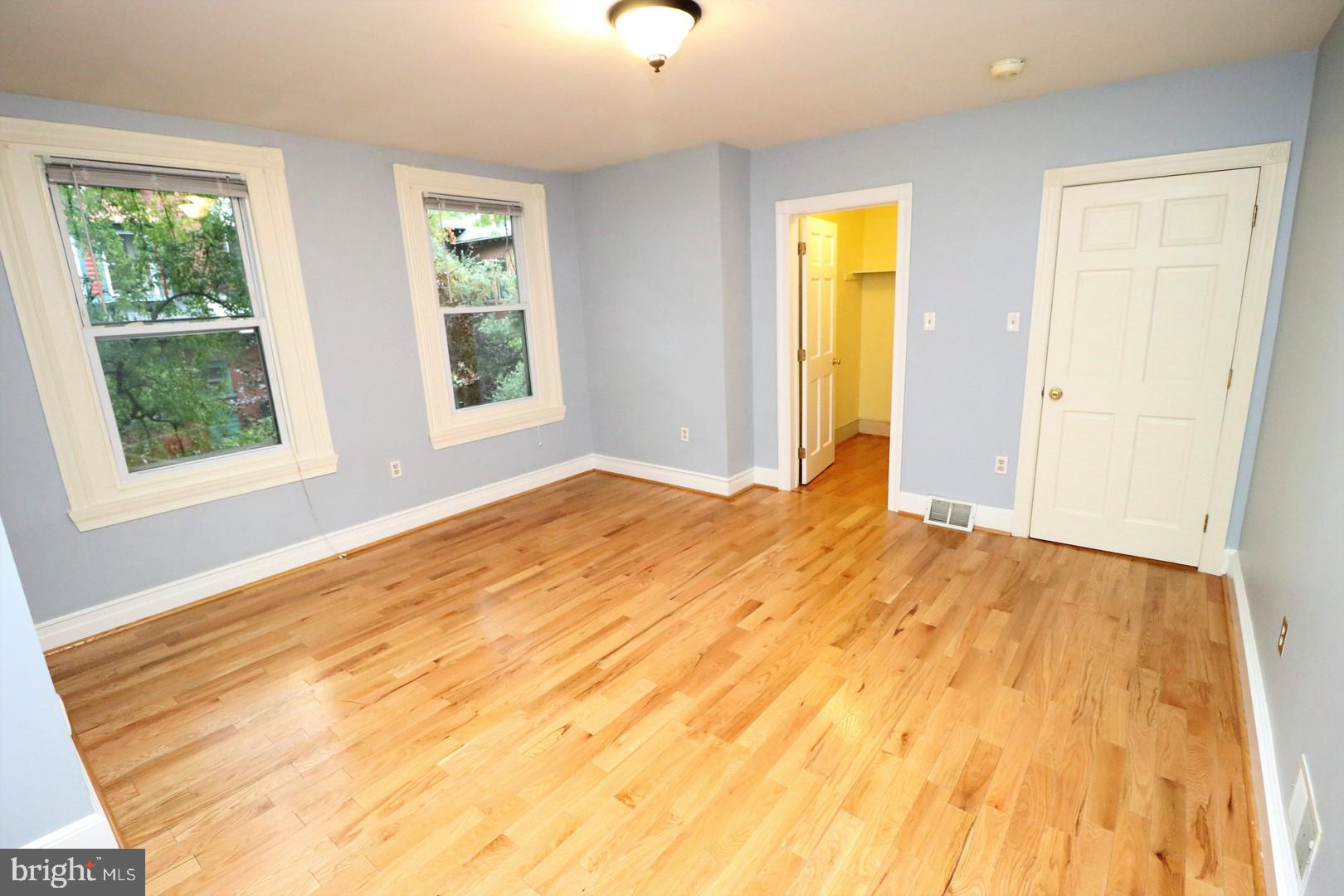 UNIVERSITY CITY - Residential Lease