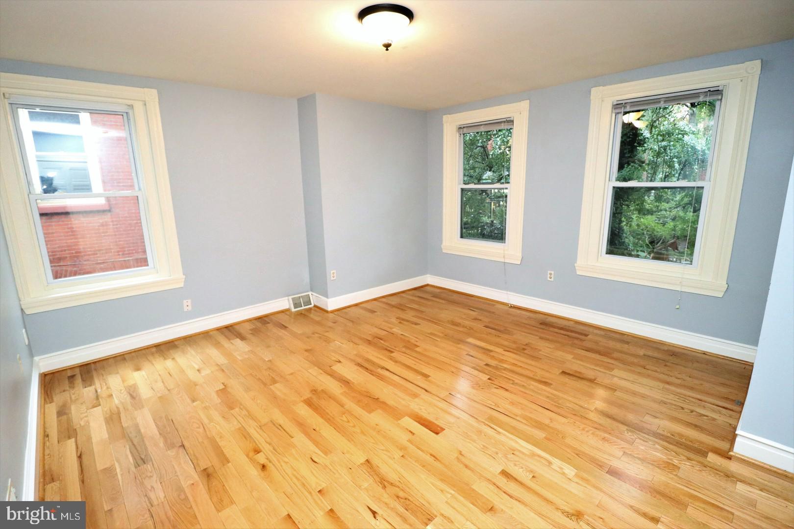 UNIVERSITY CITY - Residential Lease