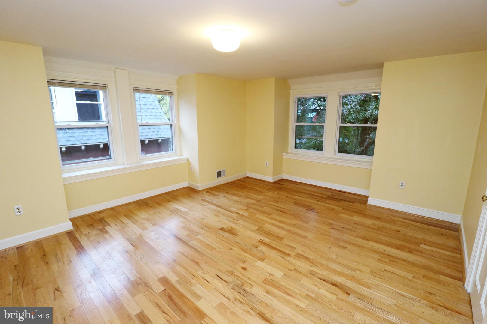 UNIVERSITY CITY - Residential Lease