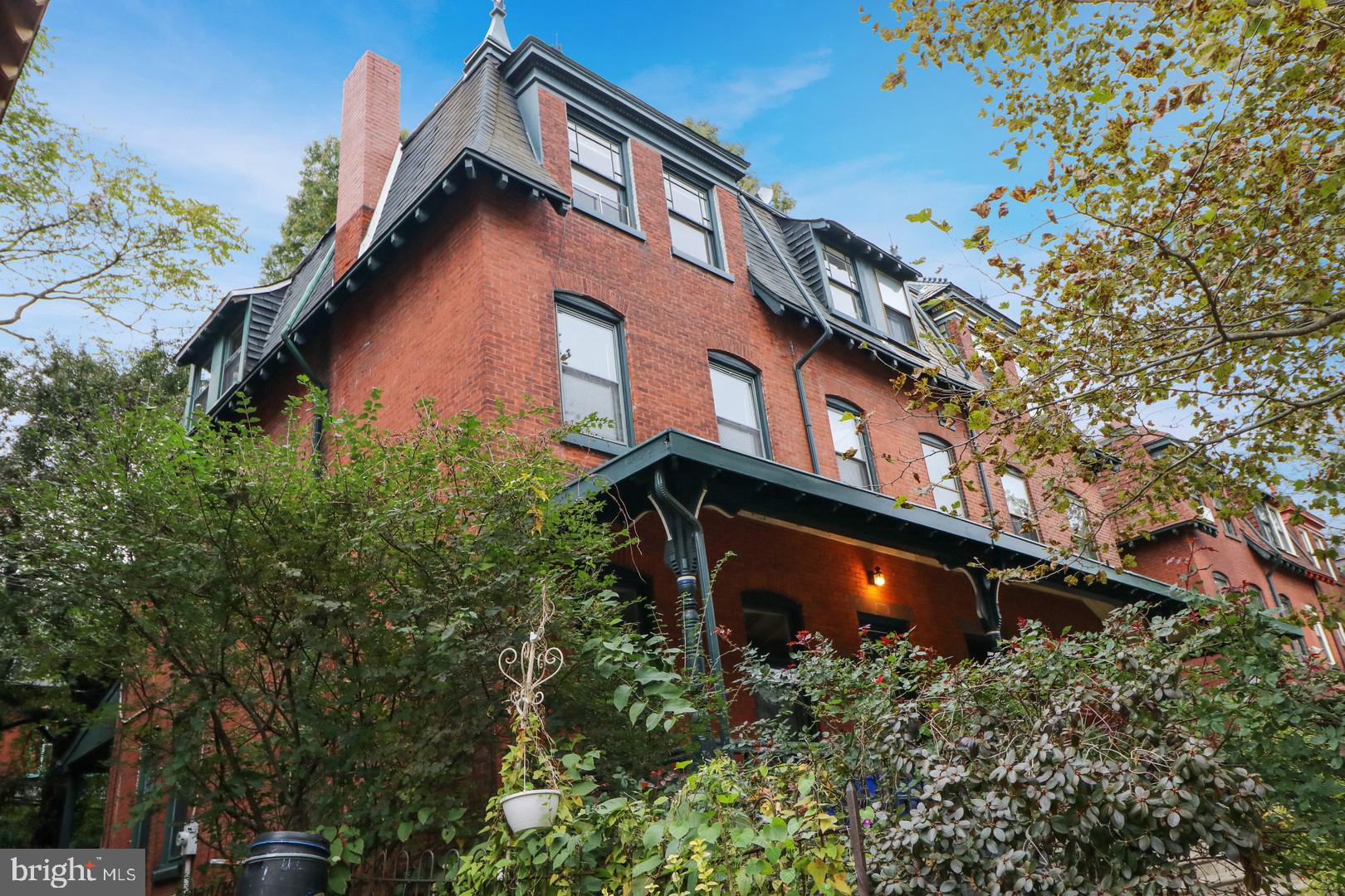 UNIVERSITY CITY - Residential Lease