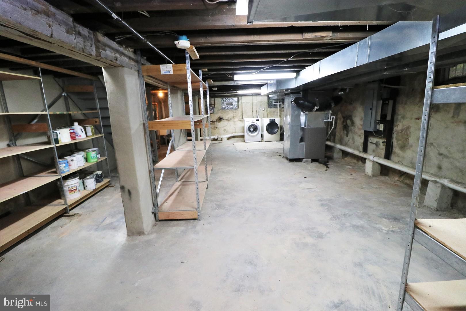 UNIVERSITY CITY - Residential Lease