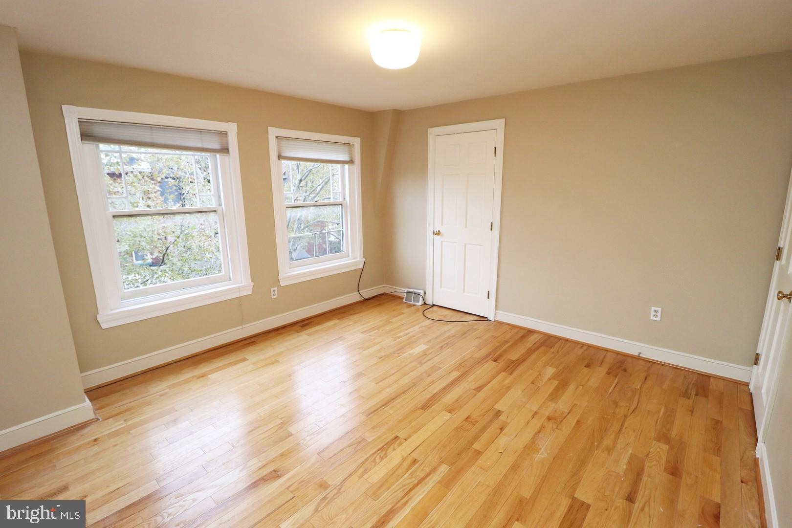 UNIVERSITY CITY - Residential Lease