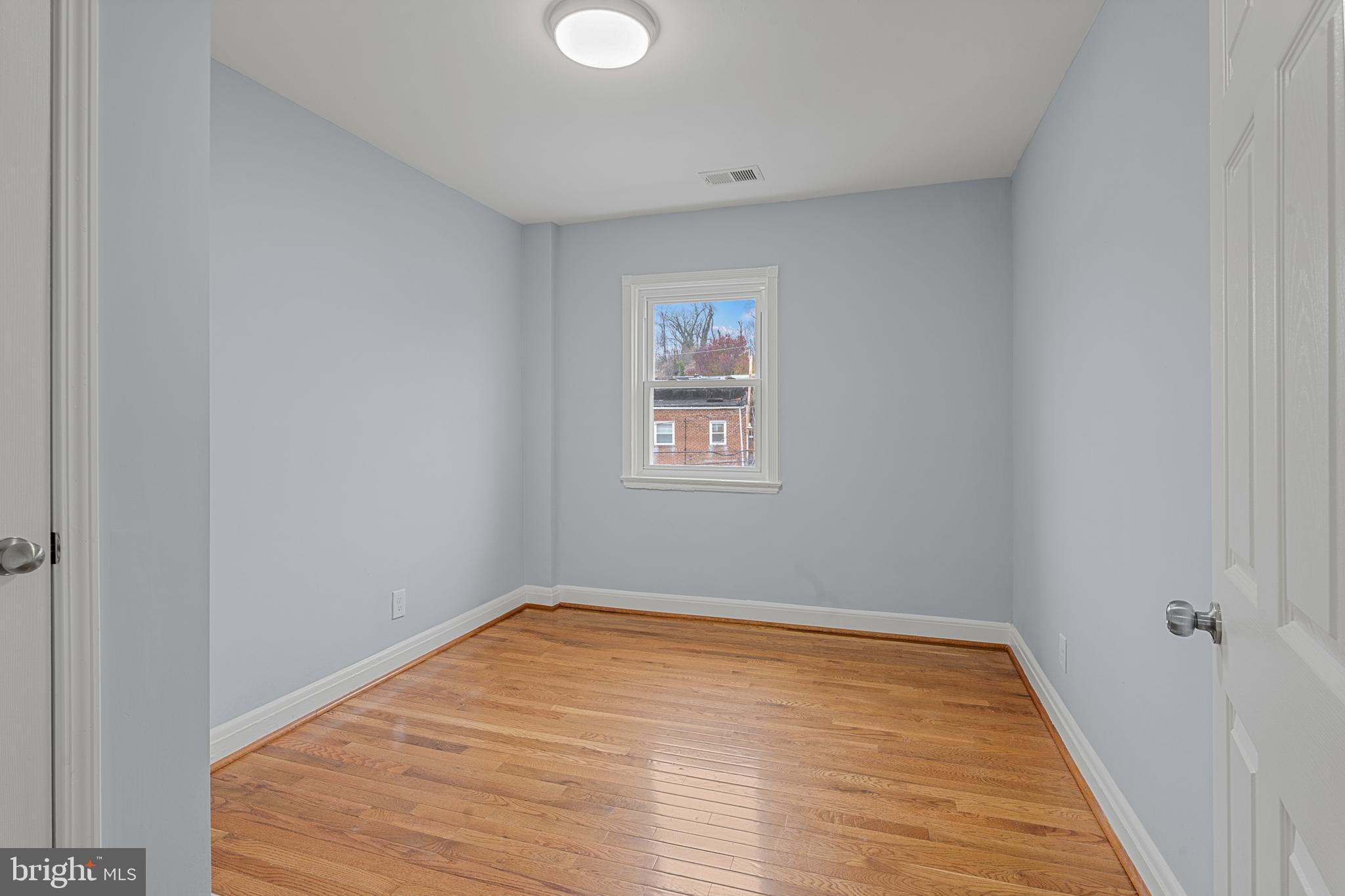 MONDAWMIN - Residential