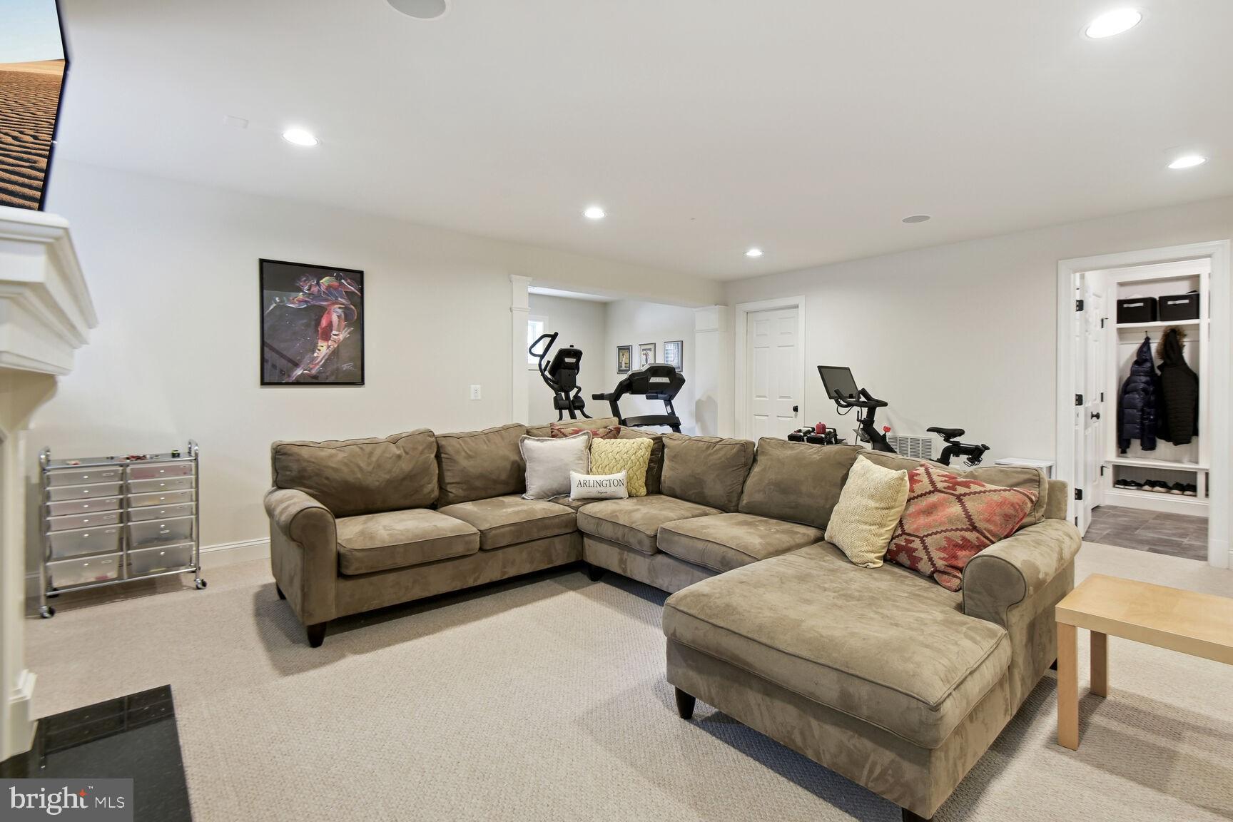 CLARENFORD - Residential