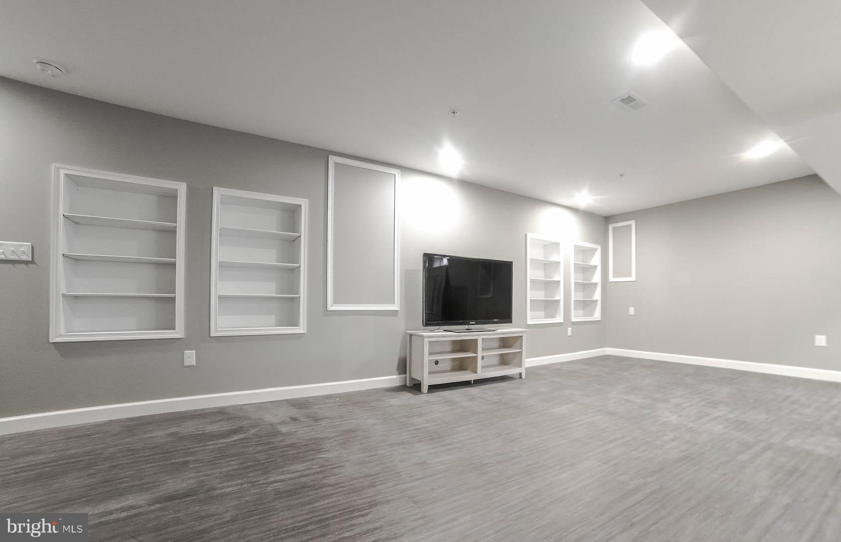 GREENBRIER - Residential