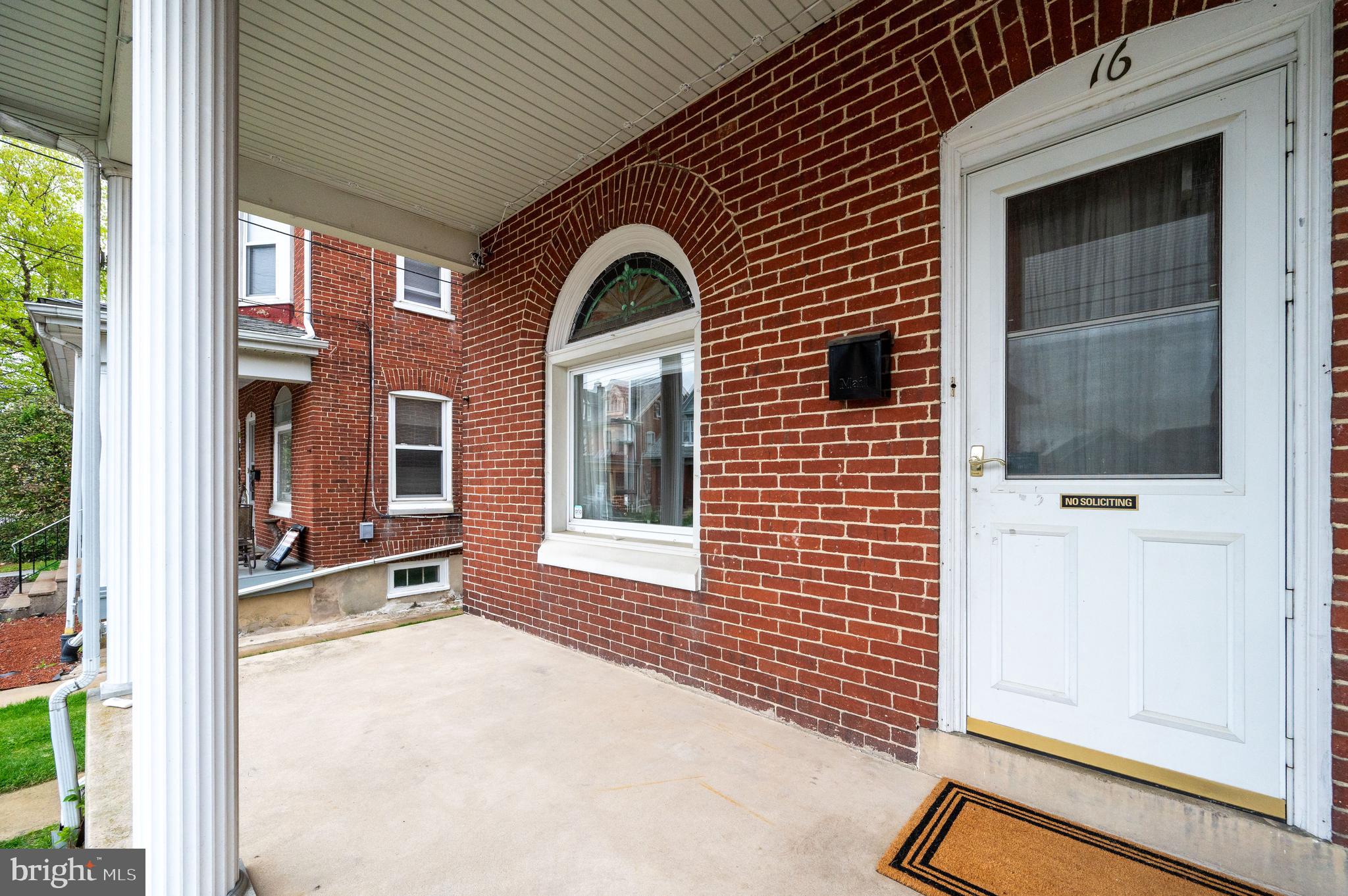 16 E WASHINGTON STREET