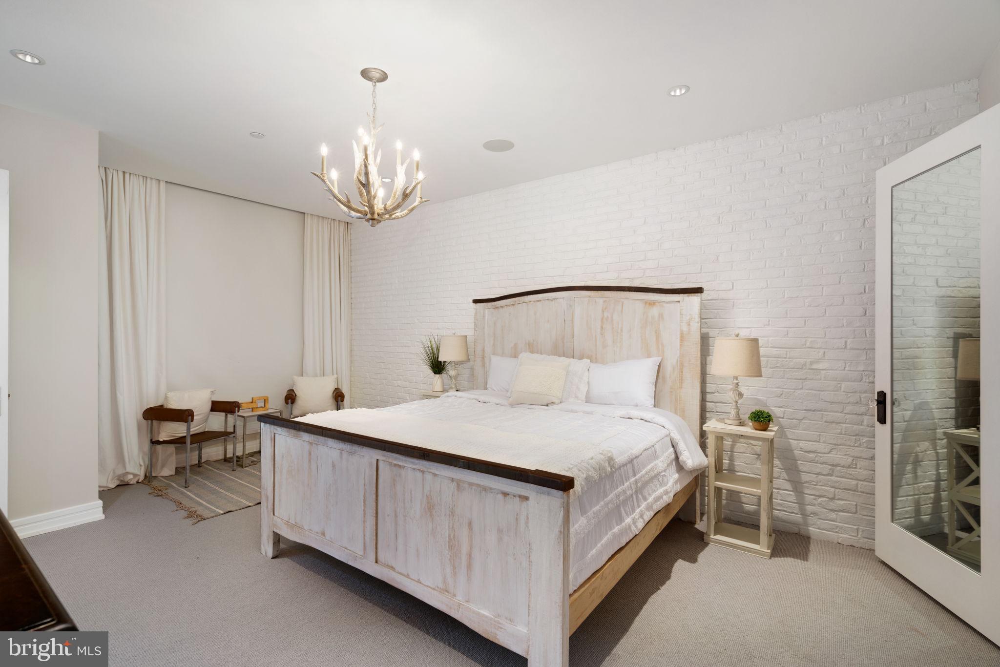 CENTER CITY - Residential