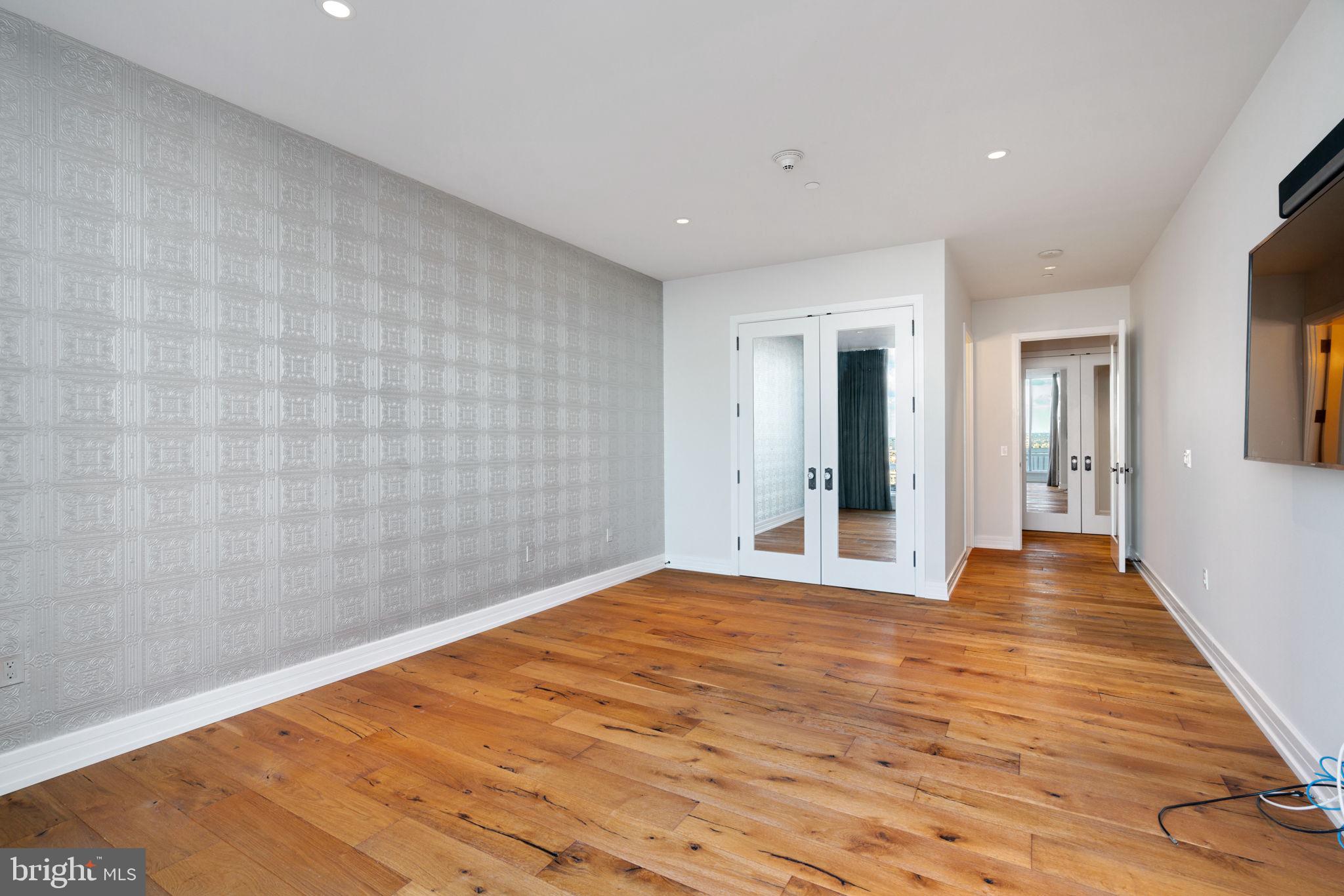 CENTER CITY - Residential