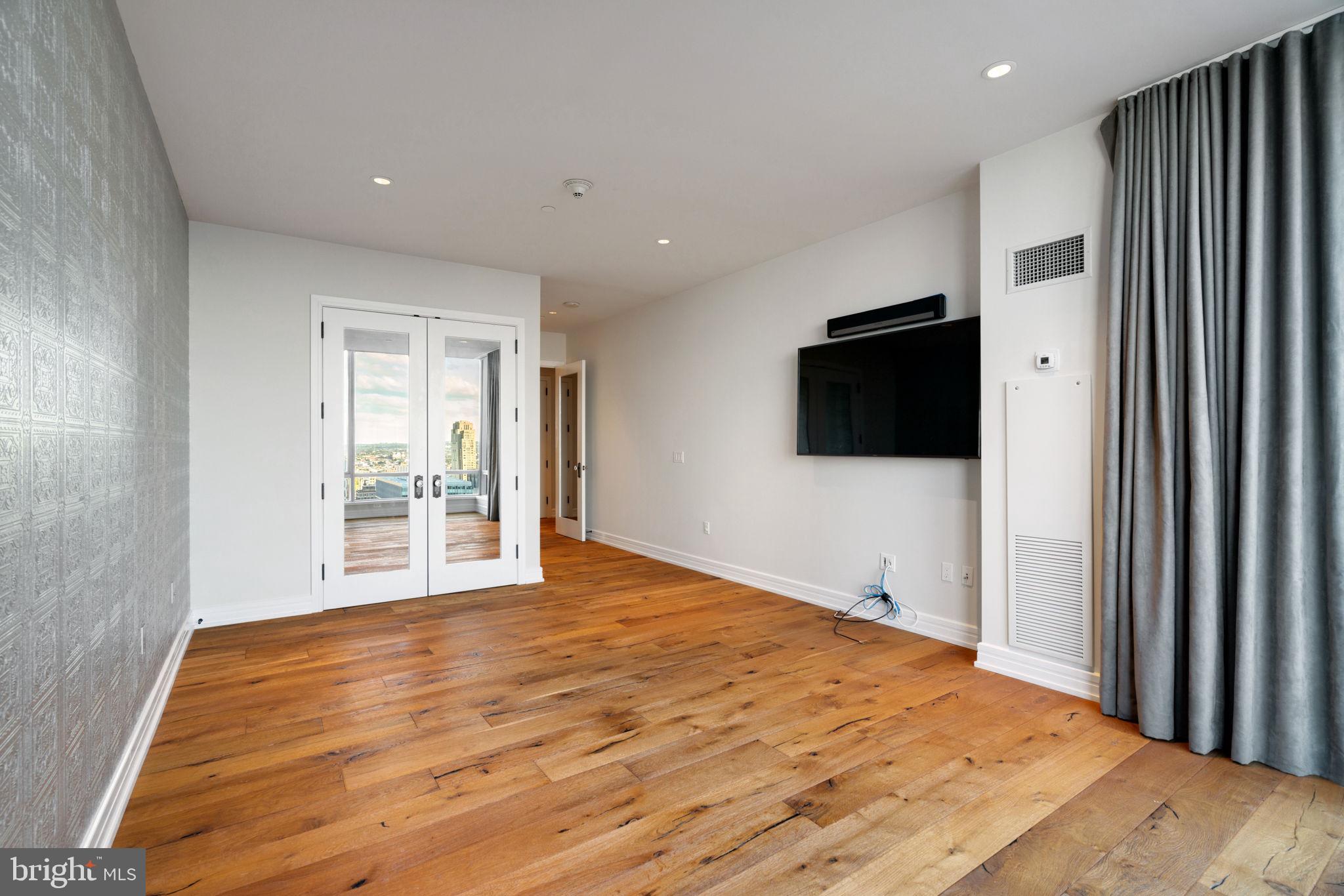 CENTER CITY - Residential