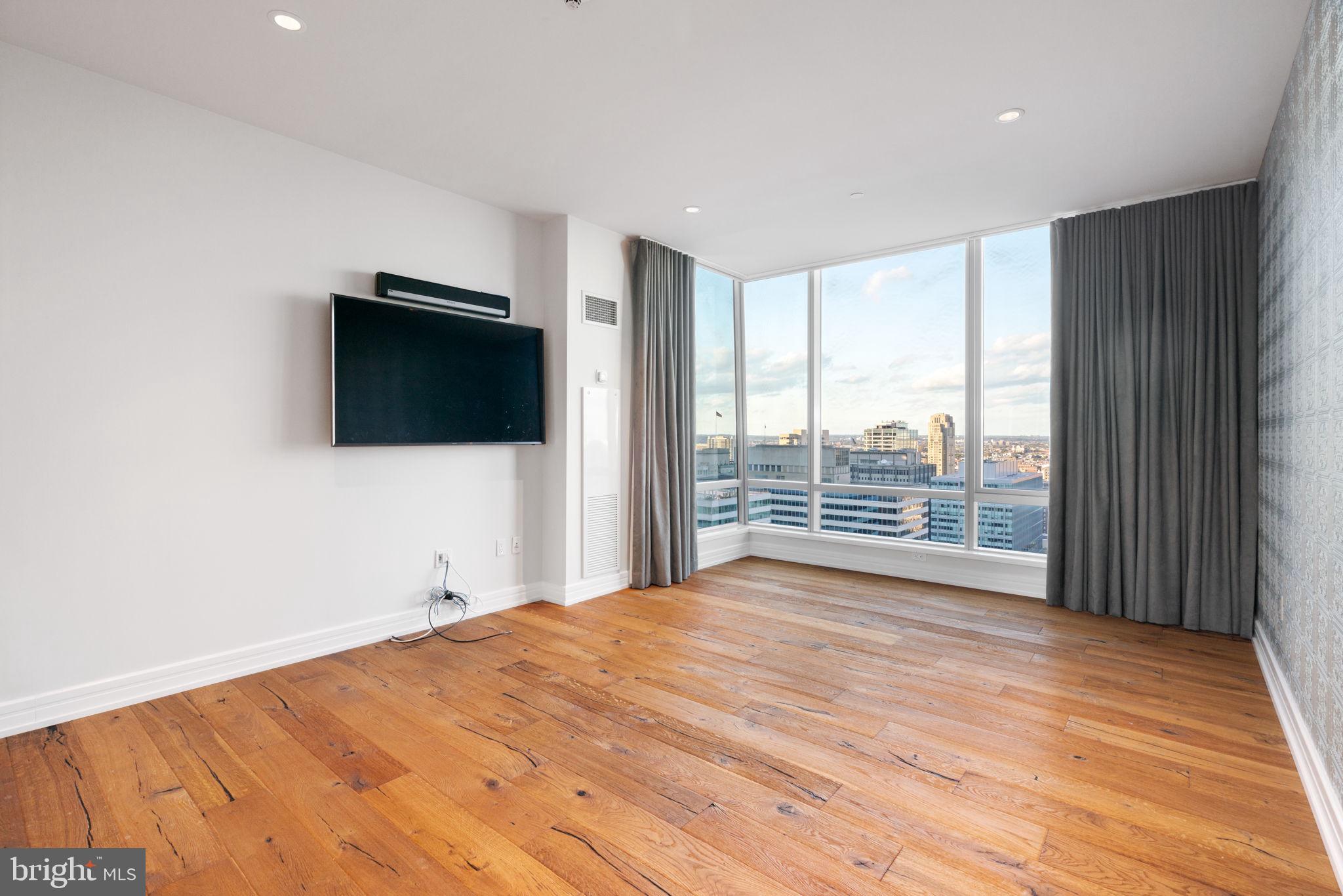 CENTER CITY - Residential